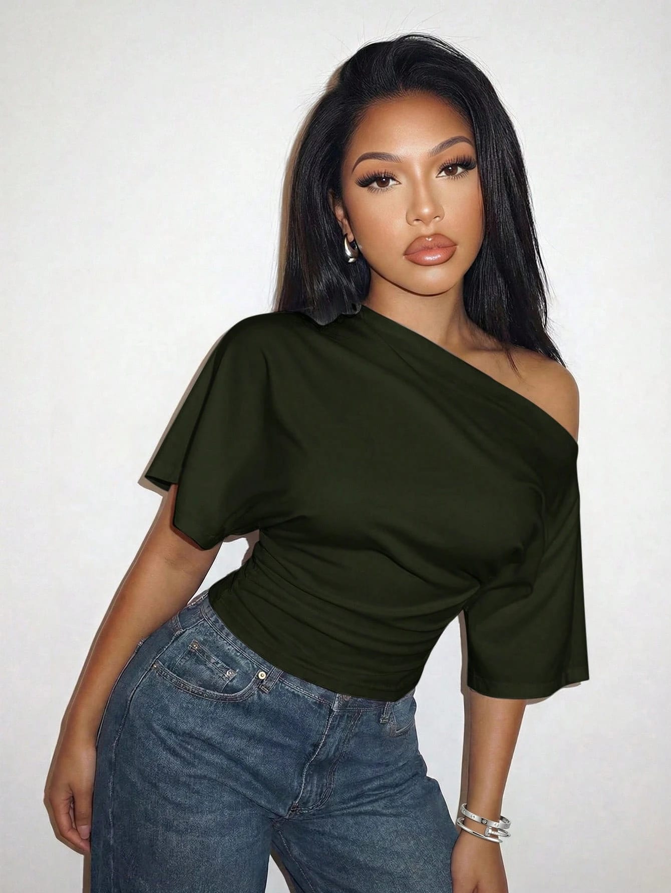Slaydiva Top de t-shirt blanc ample à épaules dénudées, plissé à la taille, élégant et décontracté, idéal pour les fêtes, les sorties romantiques, les anniversaires ou les vacances à la plage au printemps/été