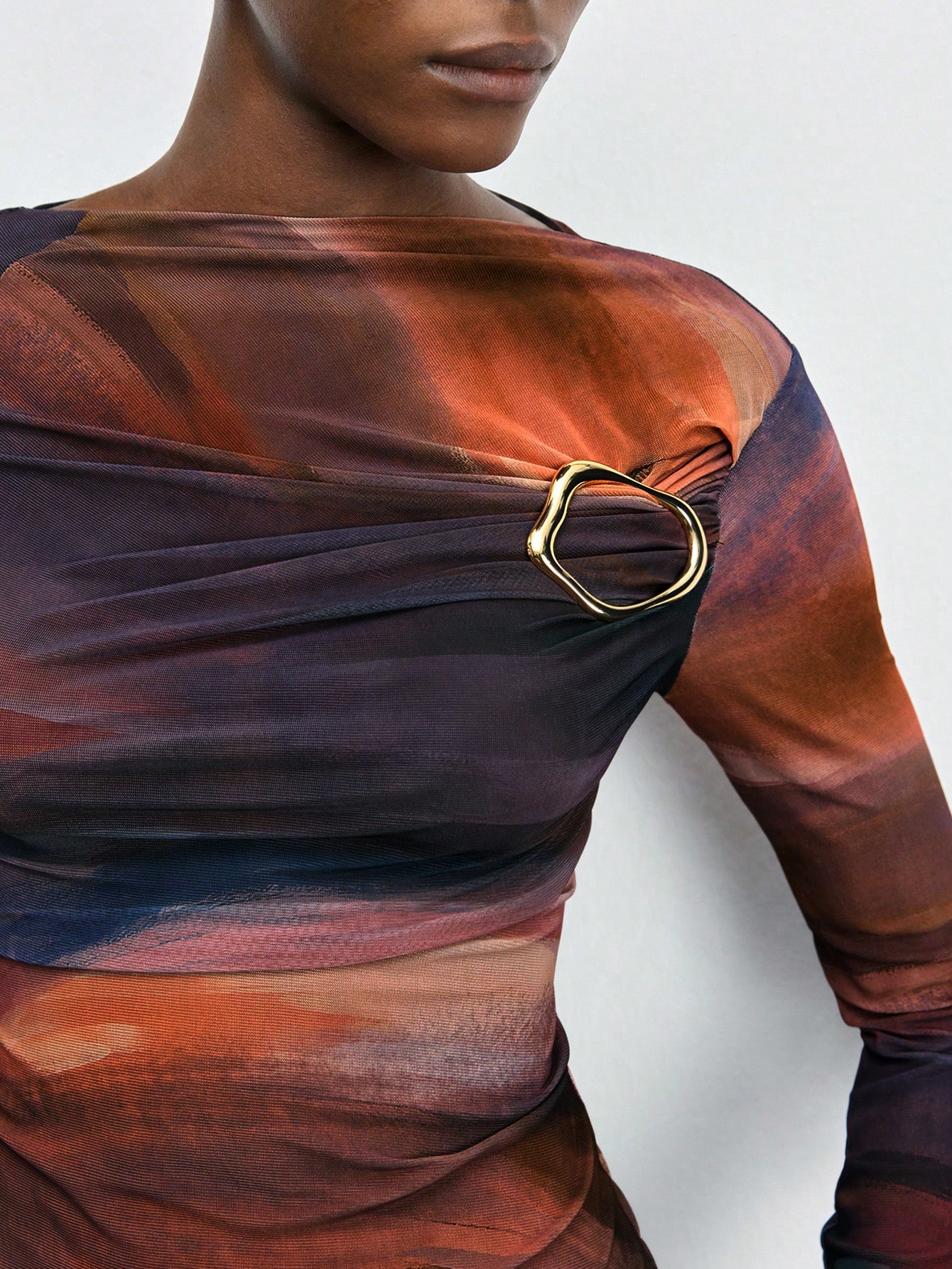 Maija Top ajusté asymétrique à imprimé tie-dye métallique décoratif pour femmes, hauts à manches longues pour femmes — vue 3