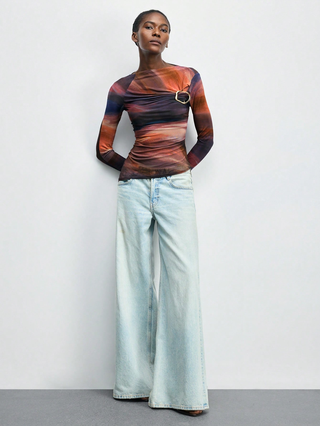 Maija Top ajusté asymétrique à imprimé tie-dye métallique décoratif pour femmes, hauts à manches longues pour femmes — vue 5