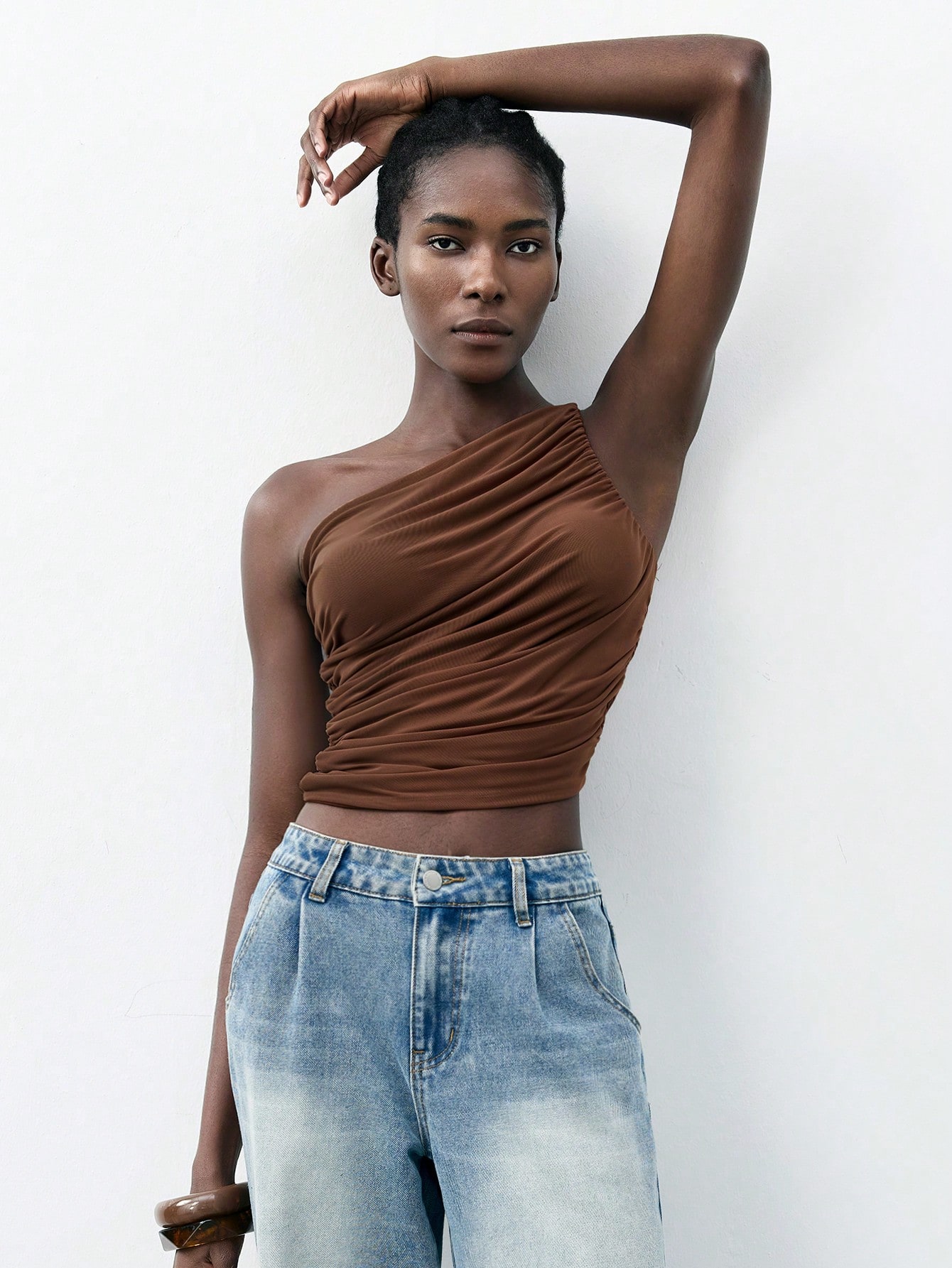 Maija Top femme printemps/été marron café, coupe asymétrique — vue 3