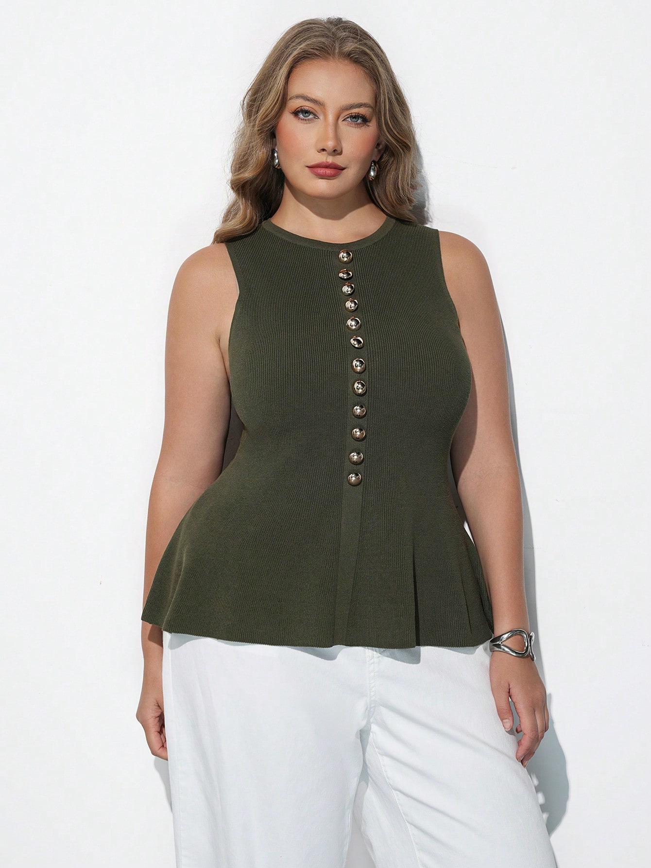 aija Top tricoté sans manches col rond à boutons couleur unie pour femmes grande taille — vue 4