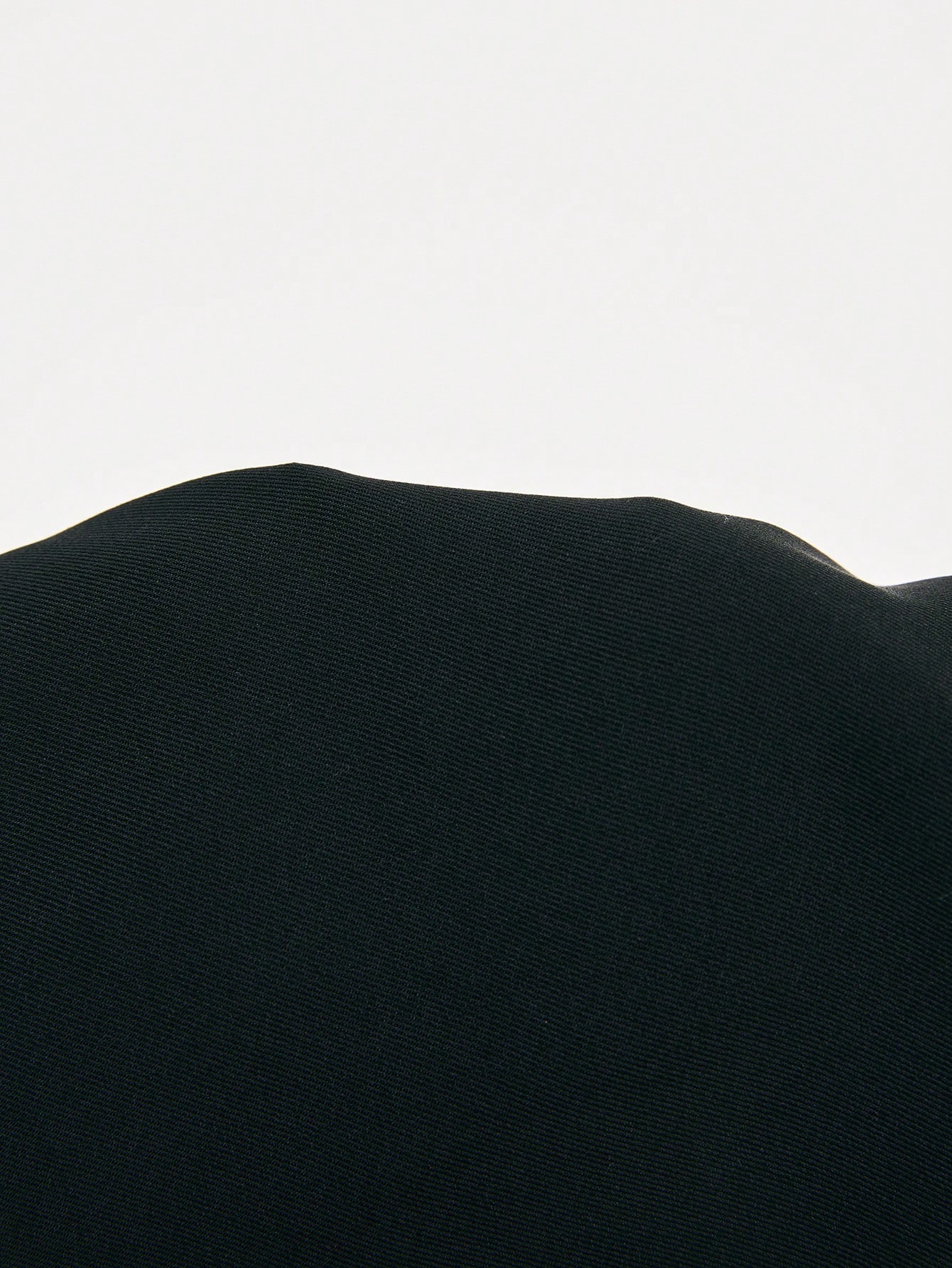 Poéselle Débardeur minimaliste pour femmes avec boutons noirs et accent métallique — vue 7