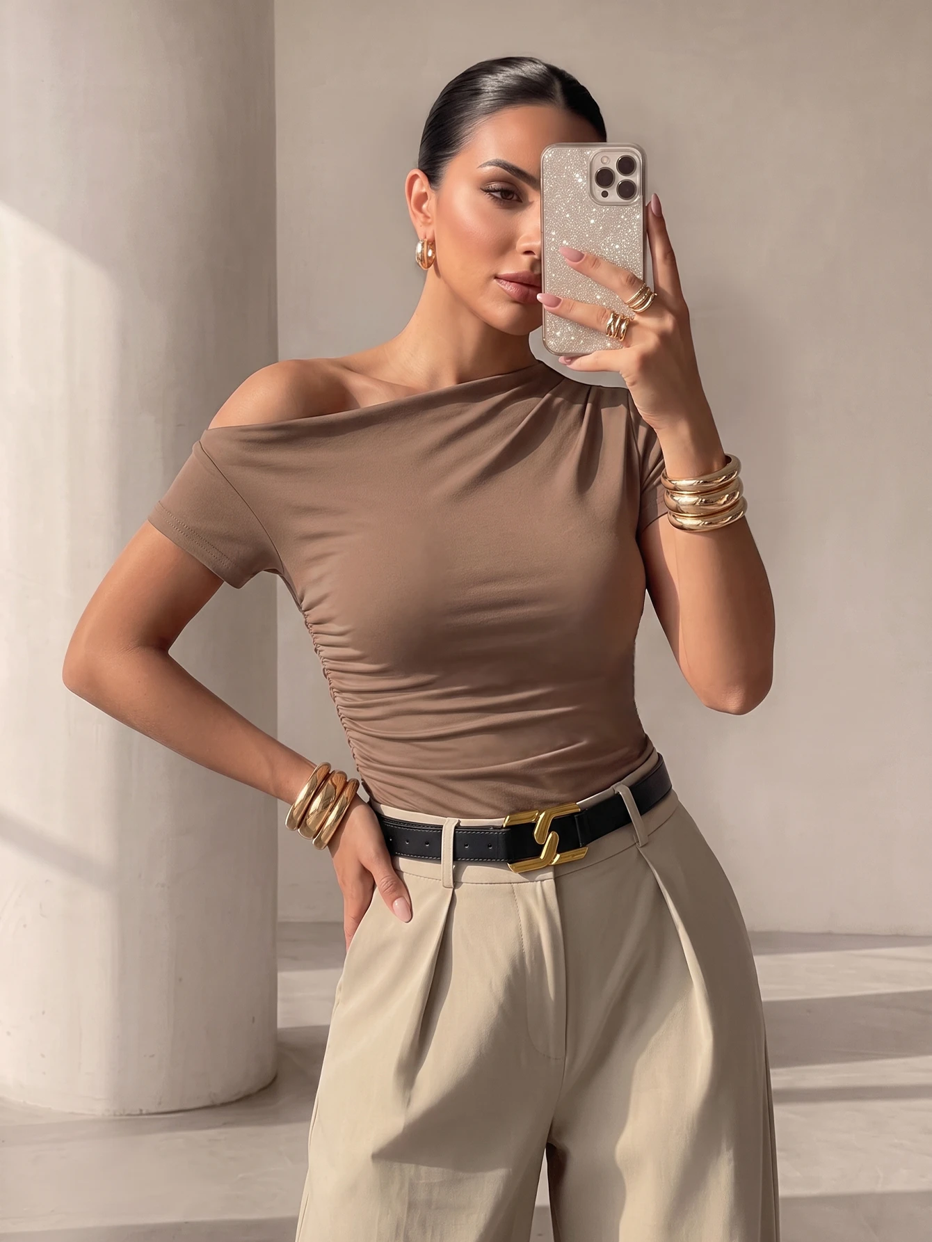 Elenzga T-shirt casual plissé à manches courtes avec épaule oblique de couleur unie — vue 11