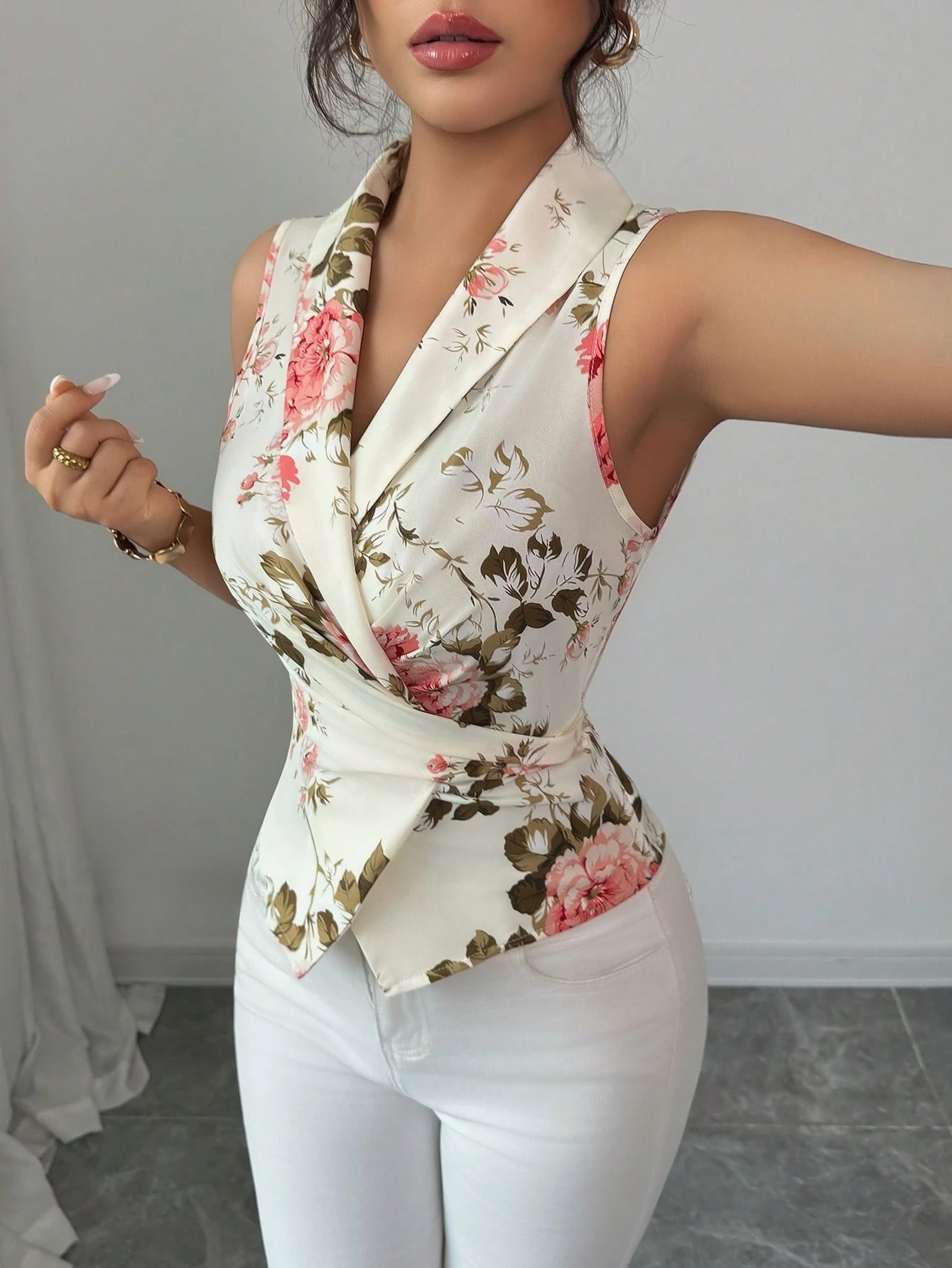 Selianne Blouse élégante et charmante pour femmes sans manches, col en V, taille cintrée avec nœud à nouer — vue 3