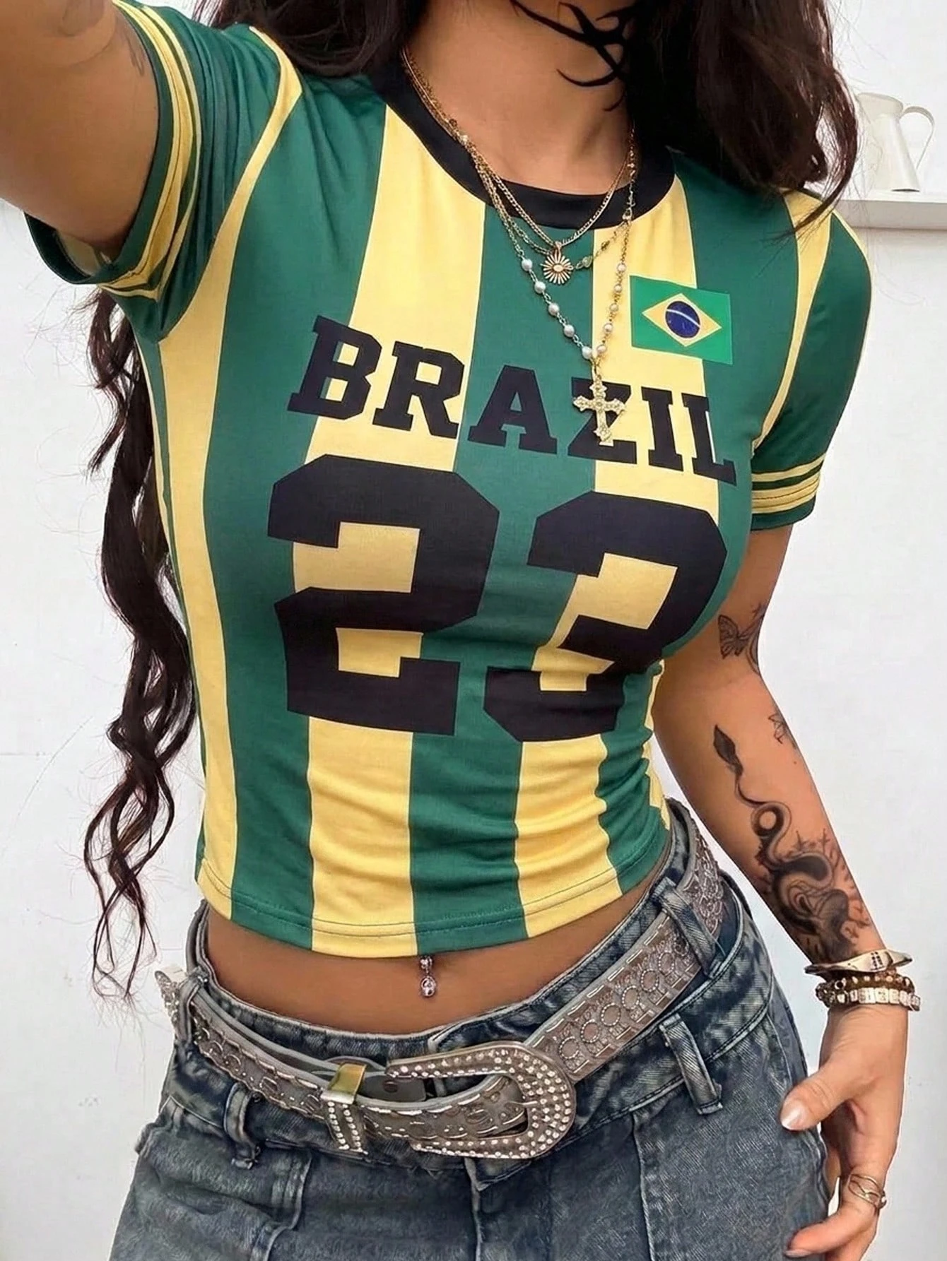 Coolane Top style maillot de basket pour femme avec imprimé lettres graphique Brésil jaune et vert, coton, streetwear d'été, city break, hip hop Y2K rétro vintage sport — vue 8