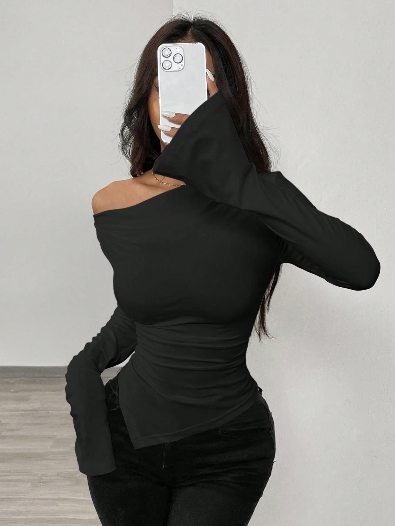 Raffinéa T-shirt tricoté avec ourlet asymétrique, bretelles réglables, taille cintrée ajustée, pouvant être porté hors des épaule — vue 3