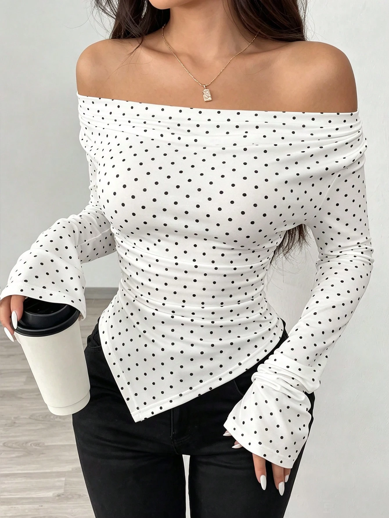 Raffinéa T-shirt tricoté avec ourlet asymétrique, bretelles réglables, taille cintrée ajustée, pouvant être porté hors des épaule — vue 6