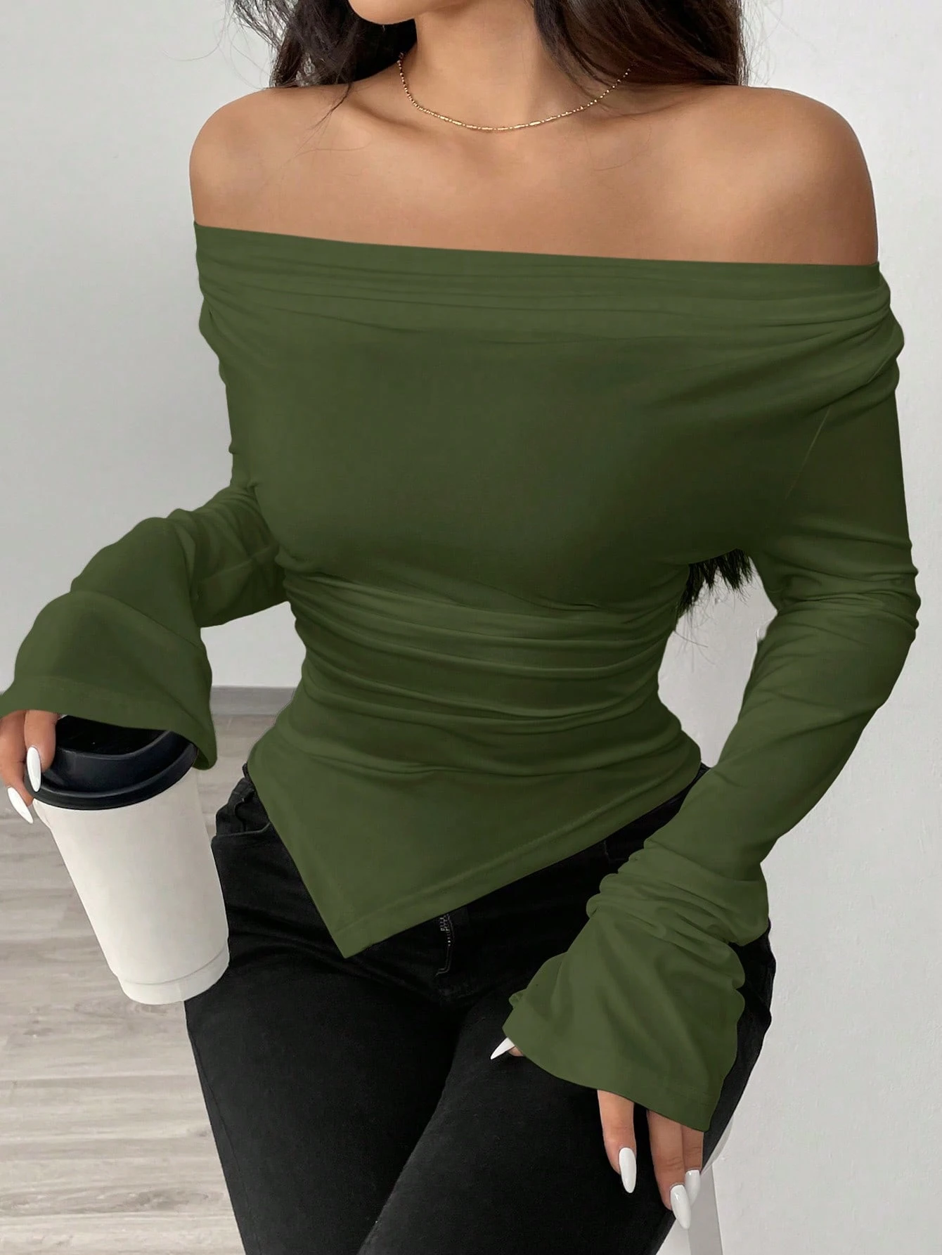 Raffinéa T-shirt tricoté avec ourlet asymétrique, bretelles réglables, taille cintrée ajustée, pouvant être porté hors des épaule — vue 9