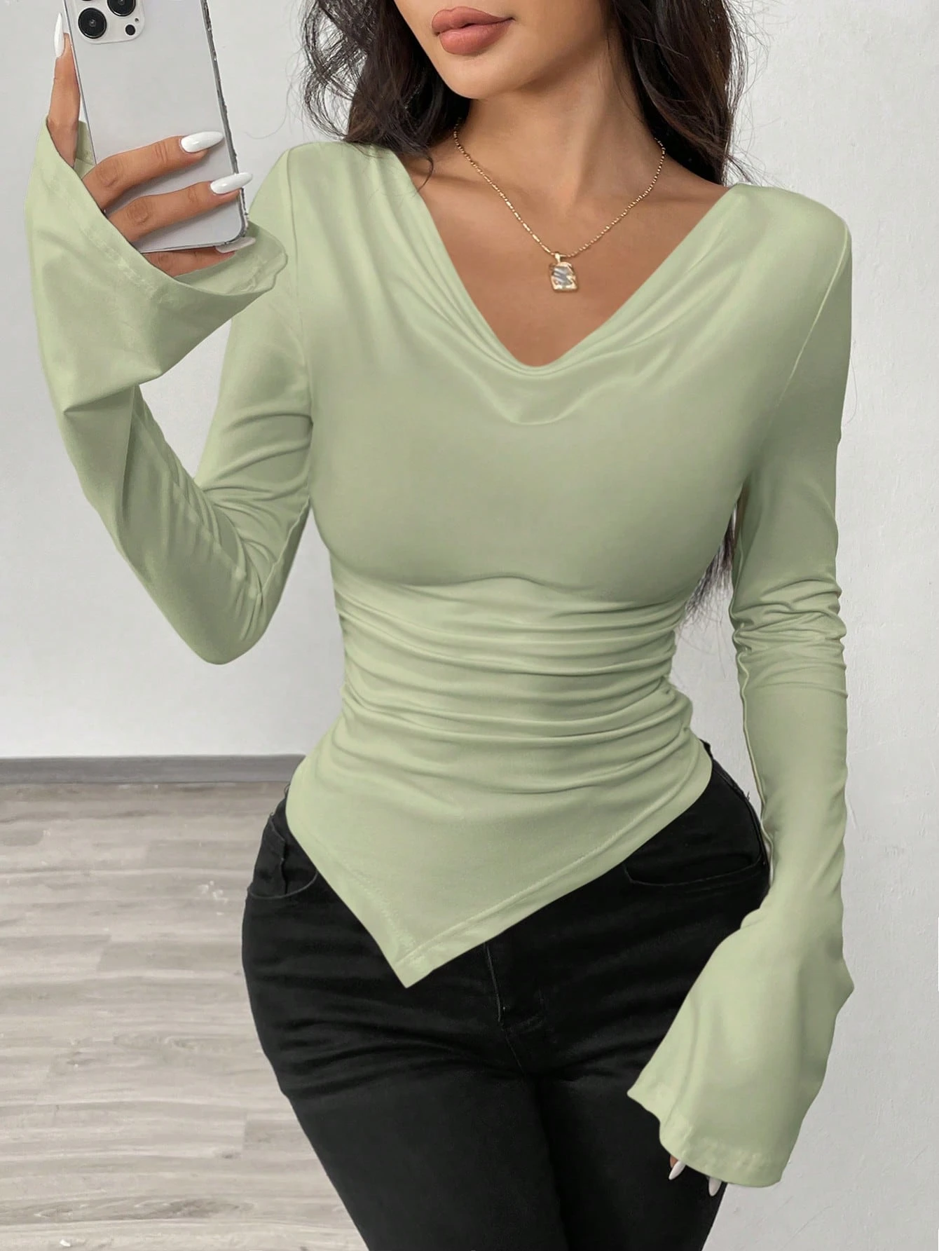 Raffinéa T-shirt tricoté avec ourlet asymétrique, bretelles réglables, taille cintrée ajustée, pouvant être porté hors des épaule — vue 12