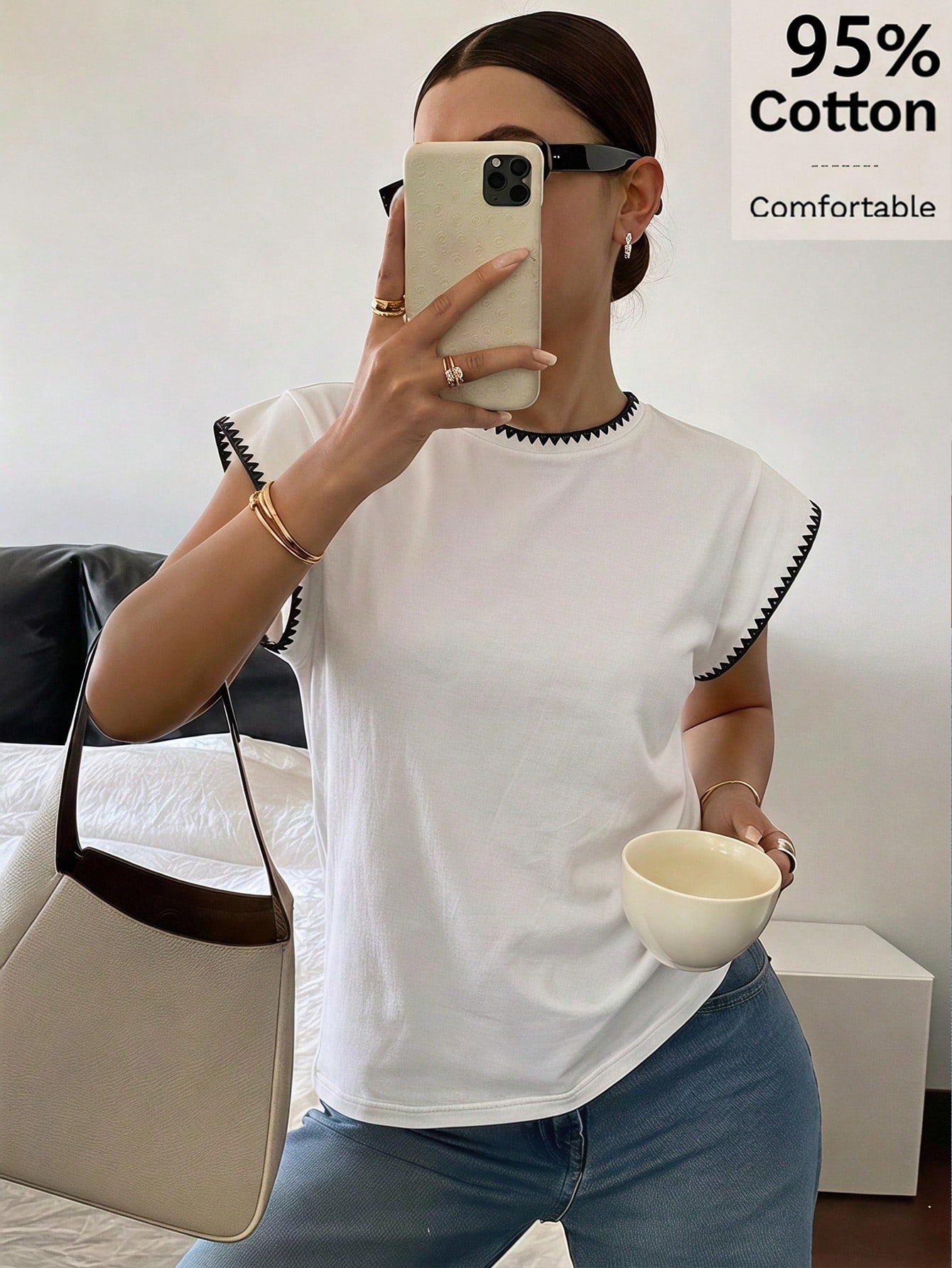 Siren Gaze T-shirt décontracté minimaliste bordeaux pour femmes avec broderie de coquillage — vue 2