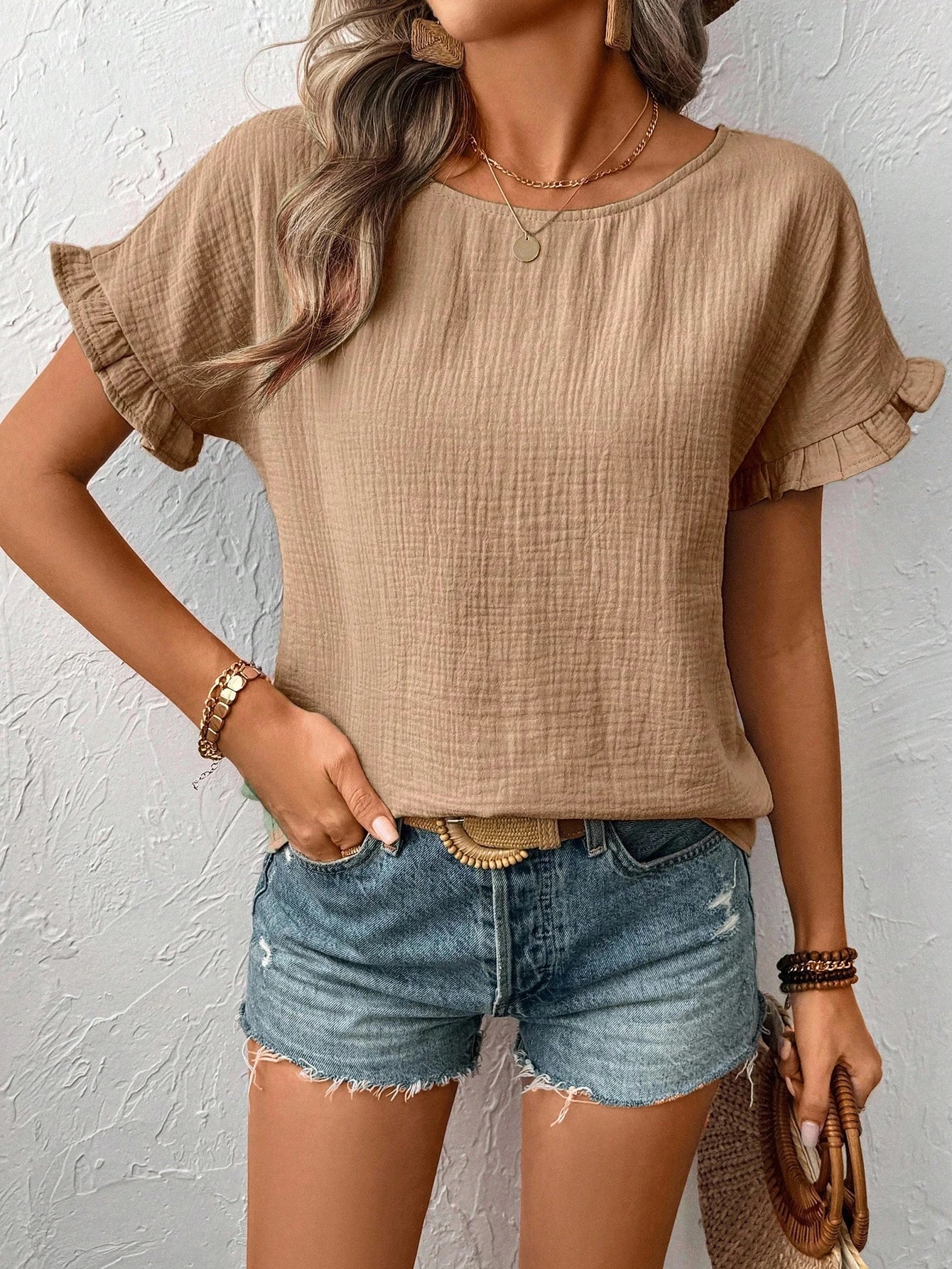 Breezaya Blouse à encolure ras-du-cou unie avec volants, manches courtes, — vue 10