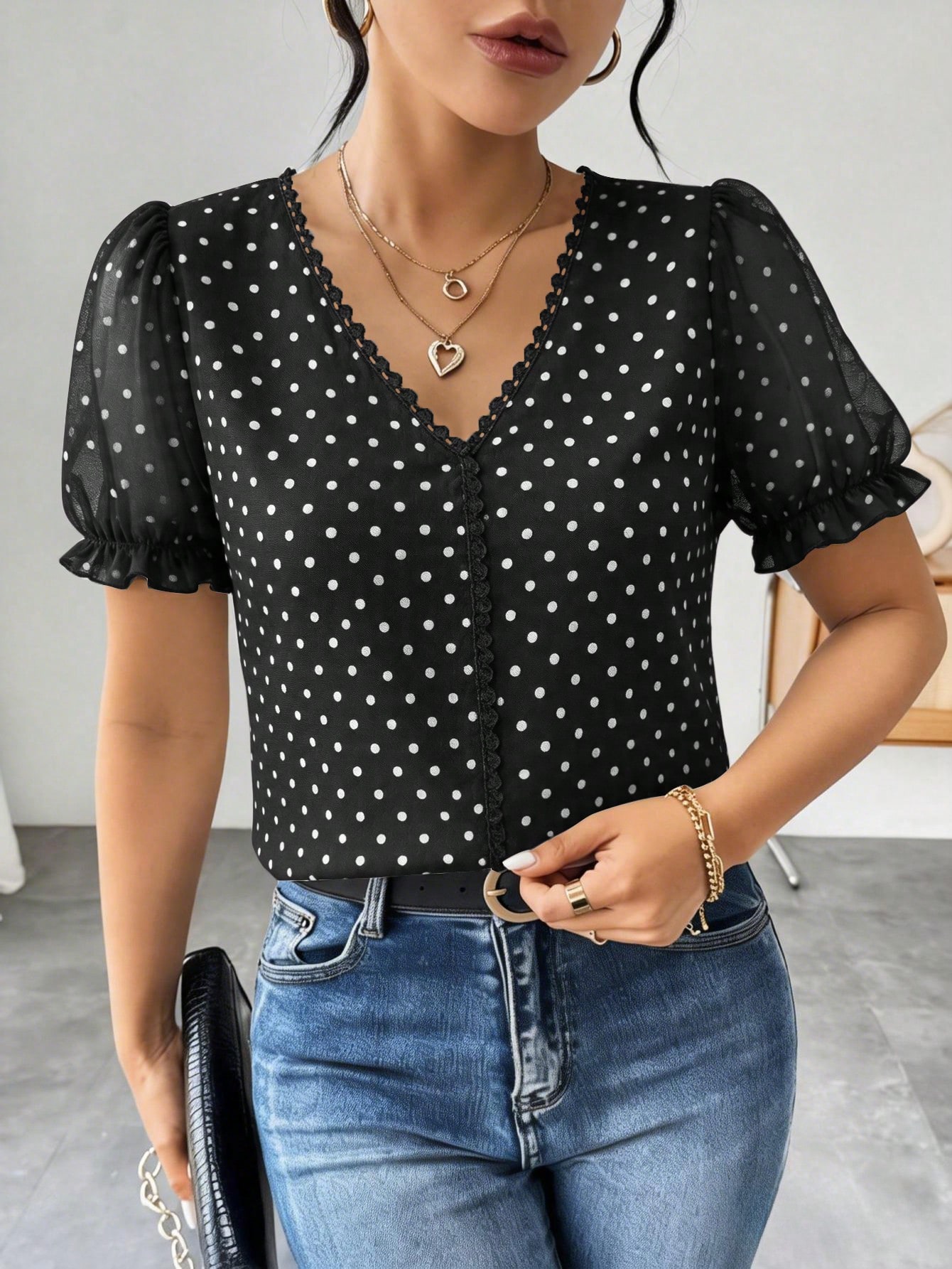 aivellea Blouse en mousseline de soie à pois français à la mode pour femmes, chemise élégante et intellectuelle à manches courtes avec design à volants pour l'été