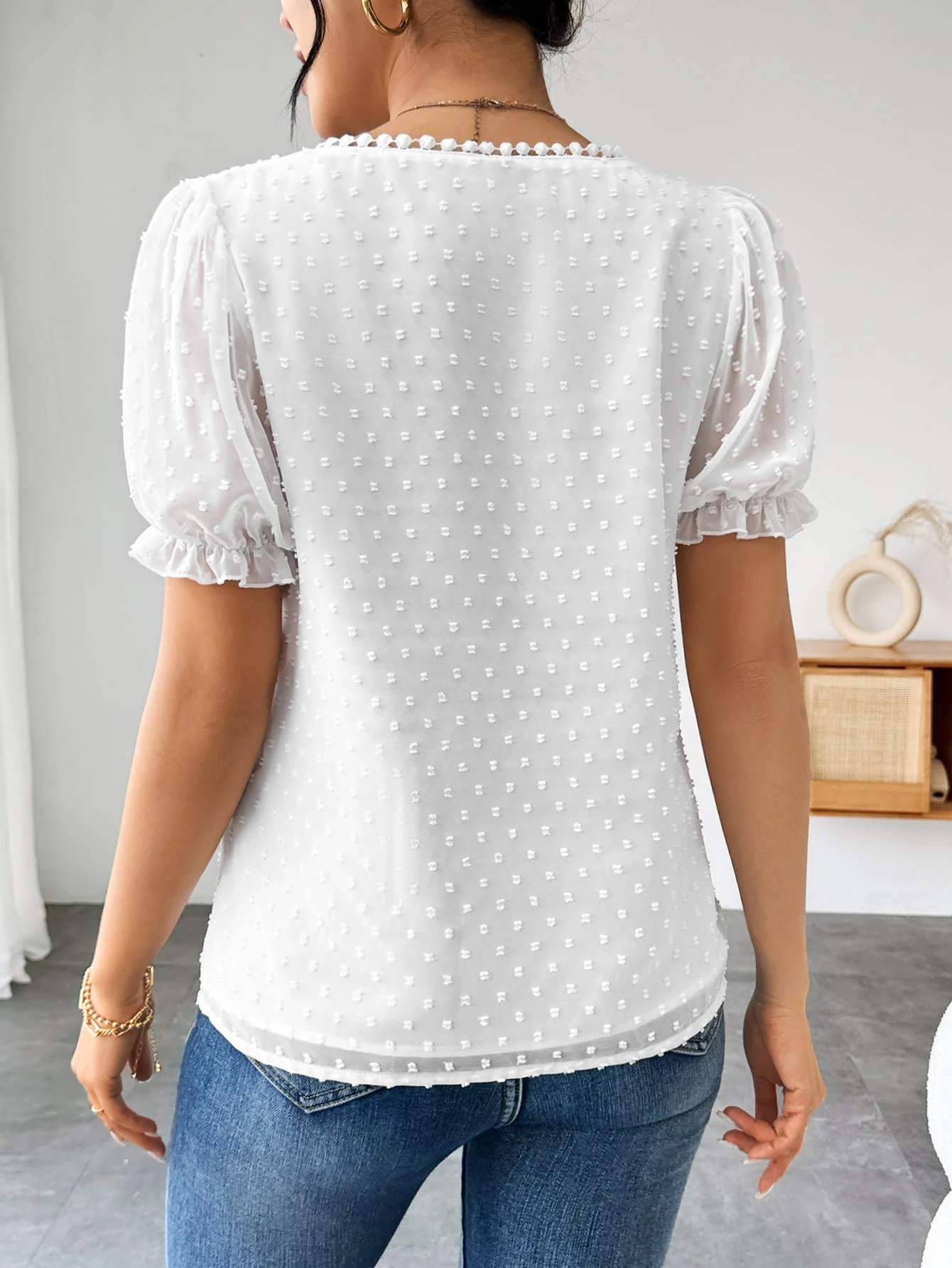aivellea Blouse en mousseline de soie à pois français à la mode pour femmes, chemise élégante et intellectuelle à manches courtes avec design à volants pour l'été — vue 4