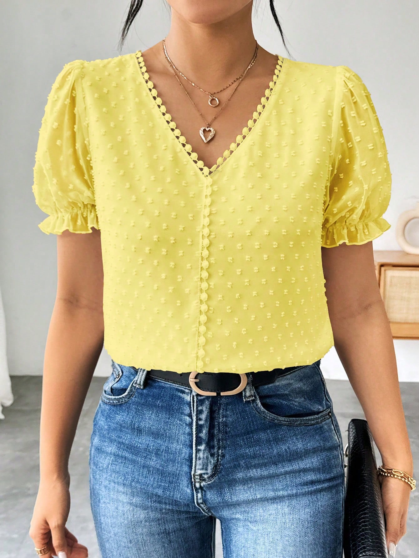 aivellea Blouse en mousseline de soie à pois français à la mode pour femmes, chemise élégante et intellectuelle à manches courtes avec design à volants pour l'été — vue 12