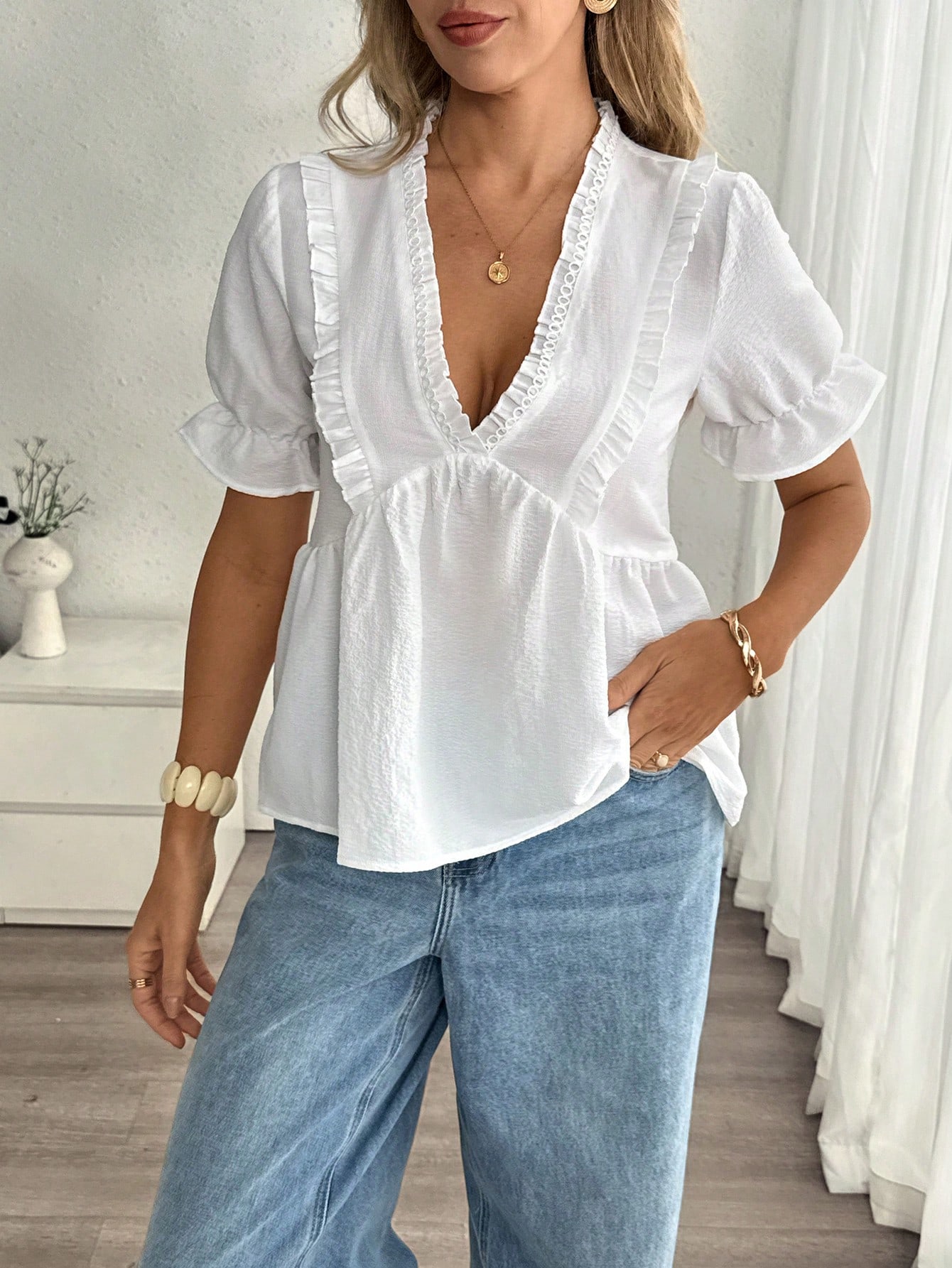 EMERY ROSE Blouse décontractée de vacances pour femmes avec col en V texturé, volants et manches bouffantes, printemps/été — vue 6
