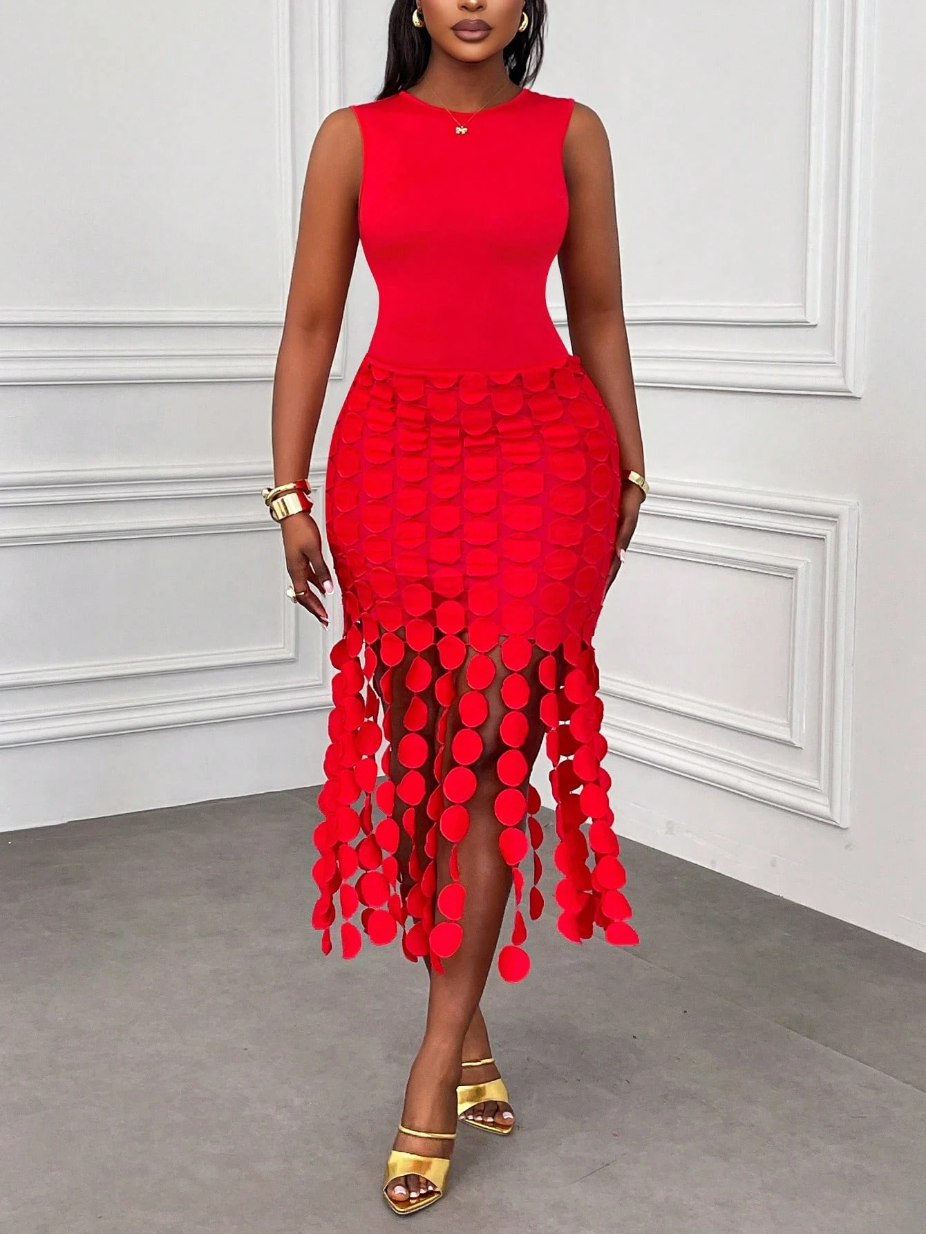 Robe longue élégante à col rond et taille cintrée de couleur unie pour femmes, convient pour les rendez-vous, les fêtes, les raves et les soirées, rouge d'été. — vue 3