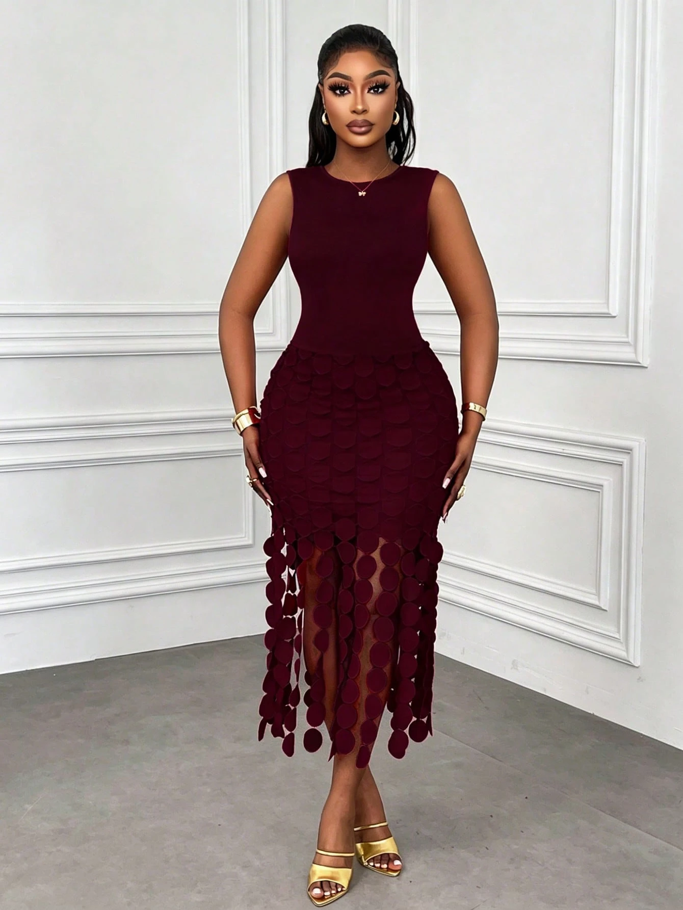 Robe longue élégante à col rond et taille cintrée de couleur unie pour femmes, convient pour les rendez-vous, les fêtes, les raves et les soirées, rouge d'été. — vue 4