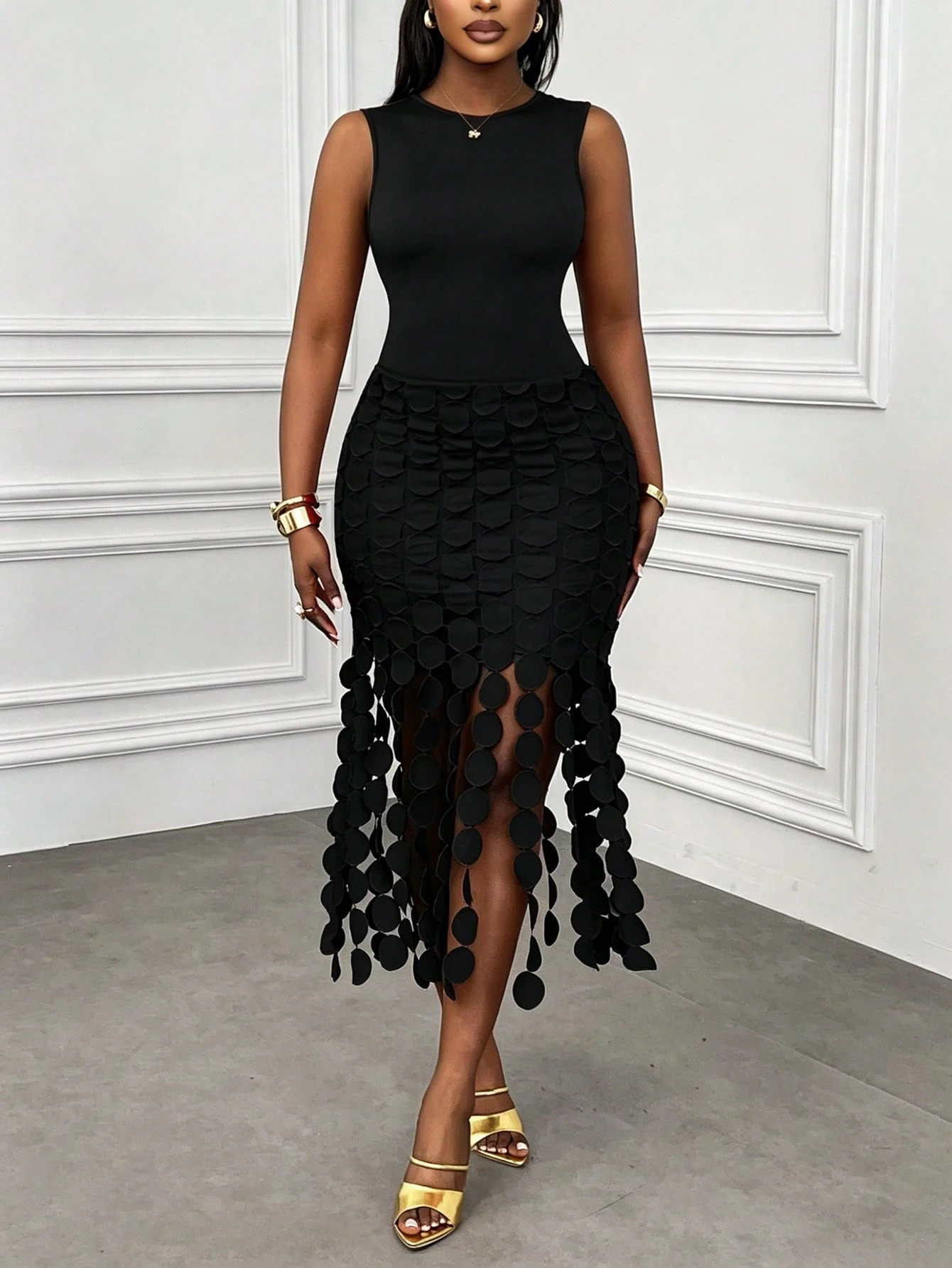 Robe longue élégante à col rond et taille cintrée de couleur unie pour femmes, convient pour les rendez-vous, les fêtes, les raves et les soirées, rouge d'été. — vue 8