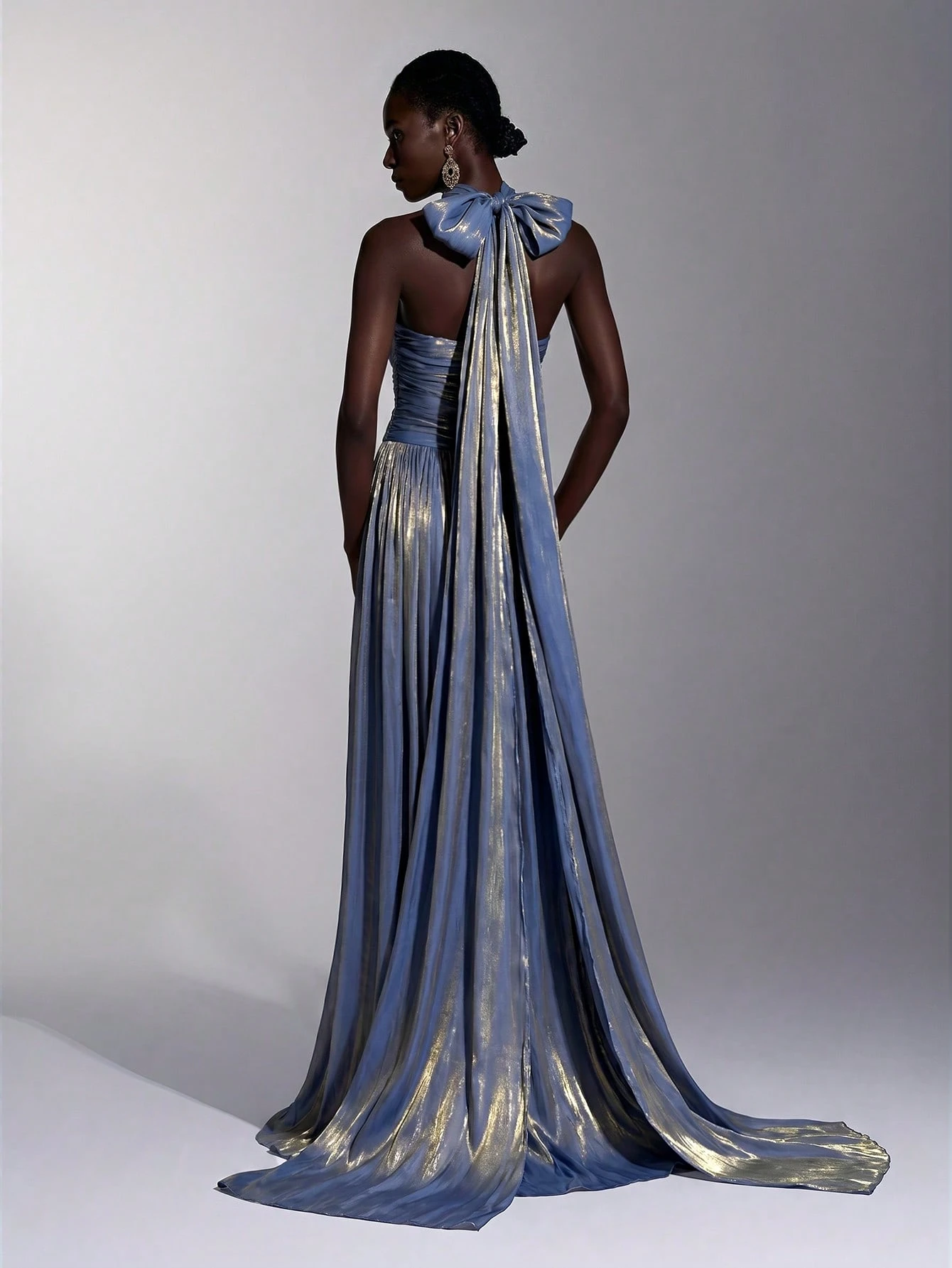litara Robe de soirée élégante et romantique en tissu organza brillant, décoration froncée — vue 14