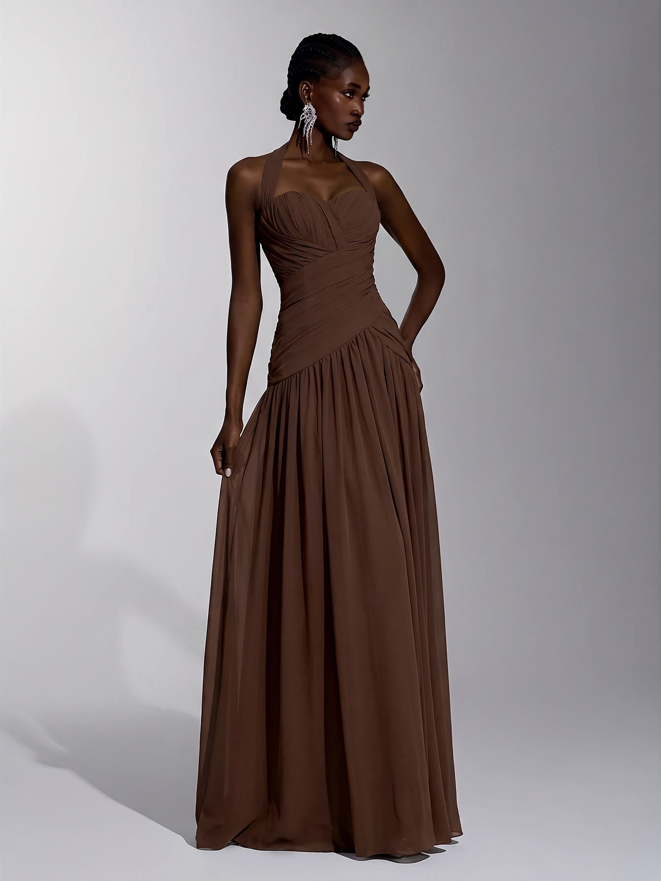Elitara Robe longue élégante et classique en mousseline avec col ras-du-cou en forme de cœur, — vue 3