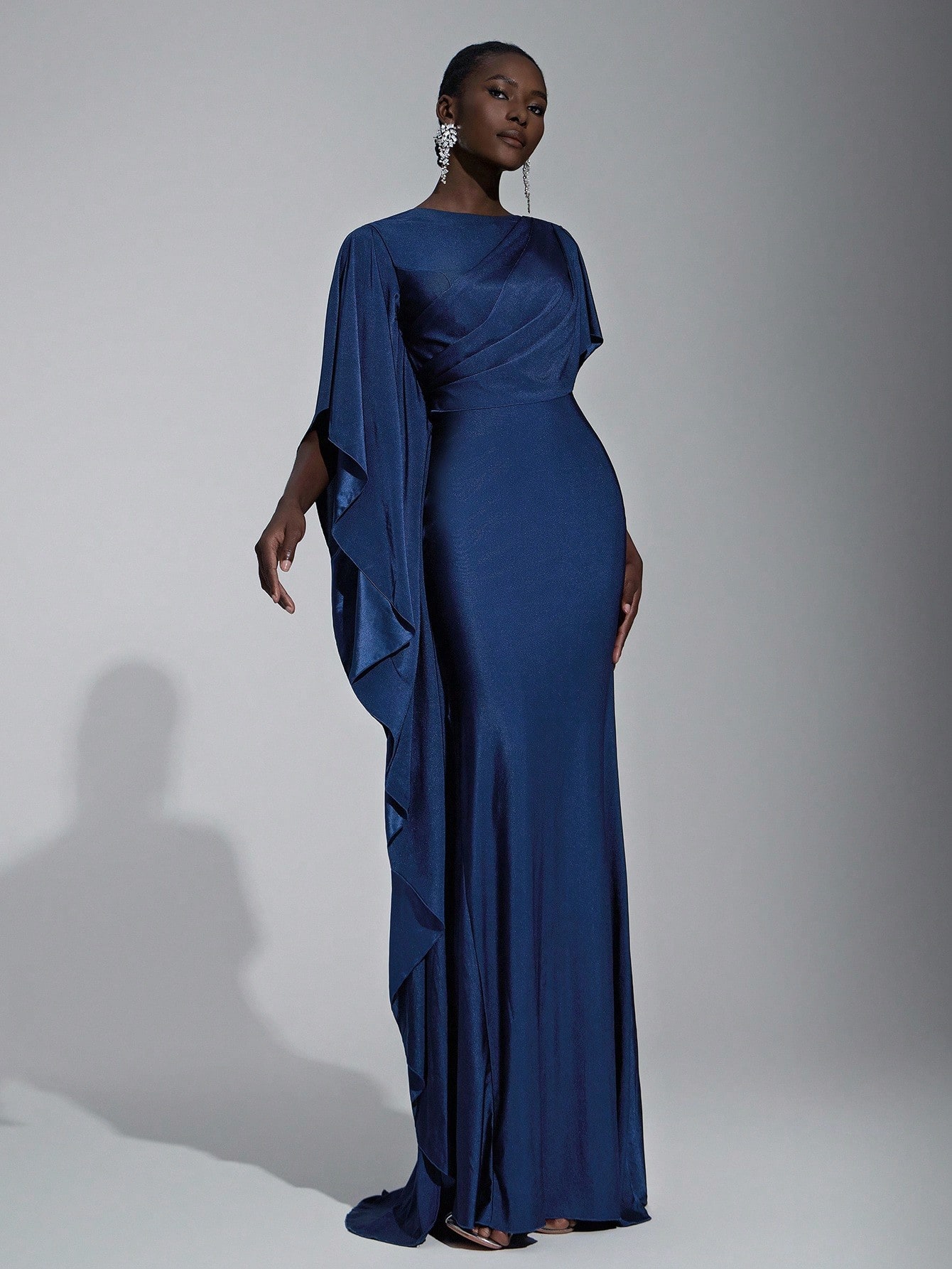 Elitara Robe de demoiselle d'honneur élégante, chic et luxueuse en satin bleu marine — vue 9