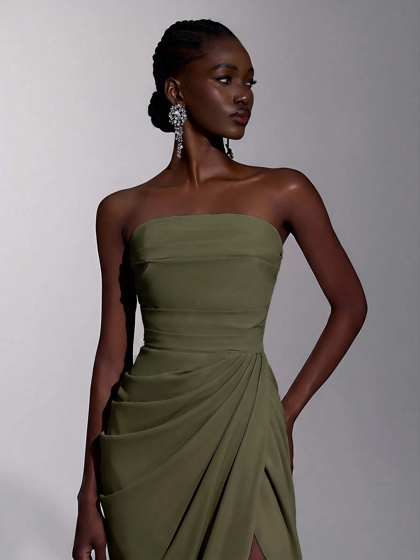 Elitara Robe sirène élégante, luxueuse et sexy en satin sans bretelles, froncée, avec fente et nœud — vue 3