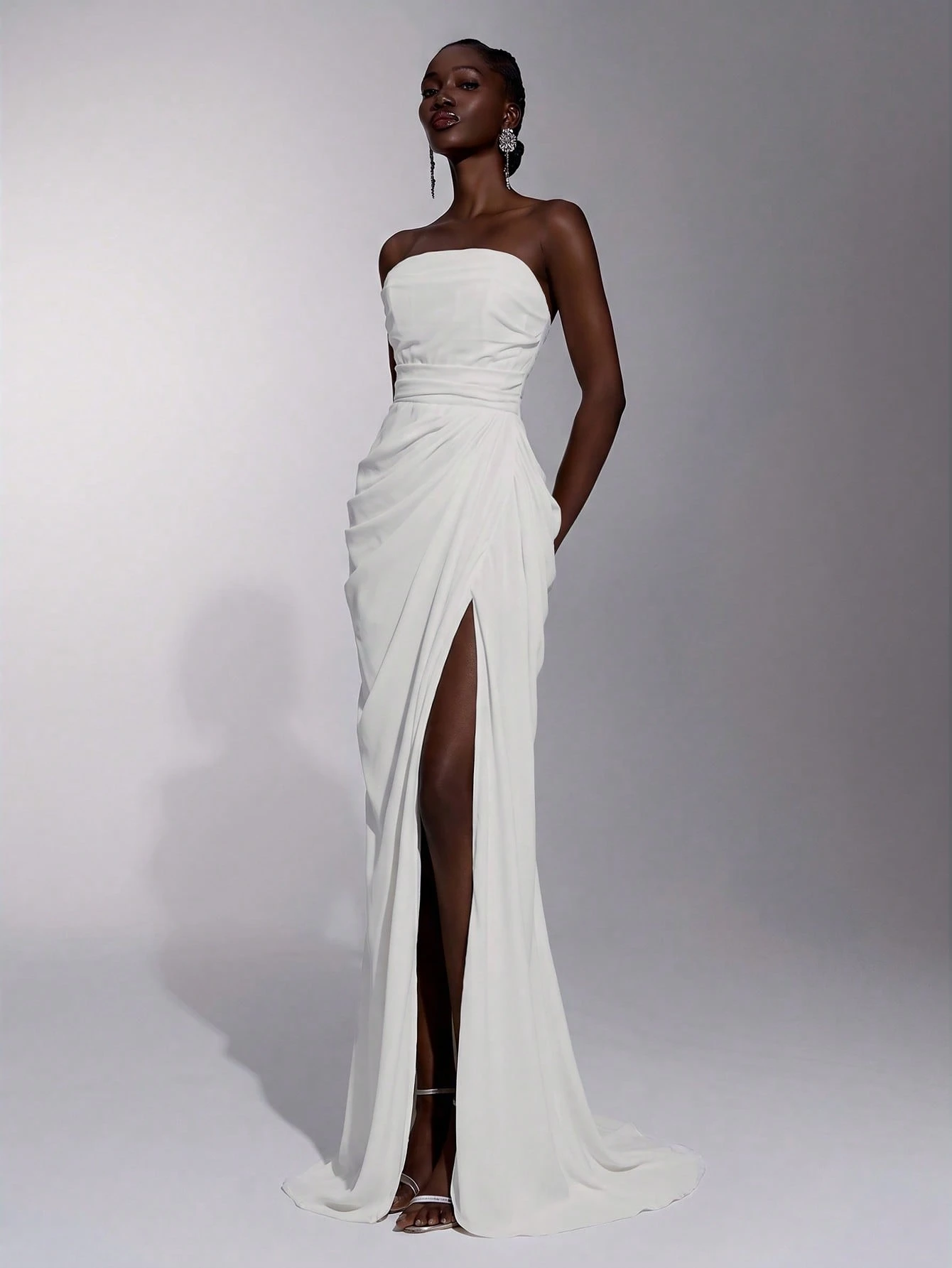 Elitara Robe sirène élégante, luxueuse et sexy en satin sans bretelles, froncée, avec fente et nœud — vue 4