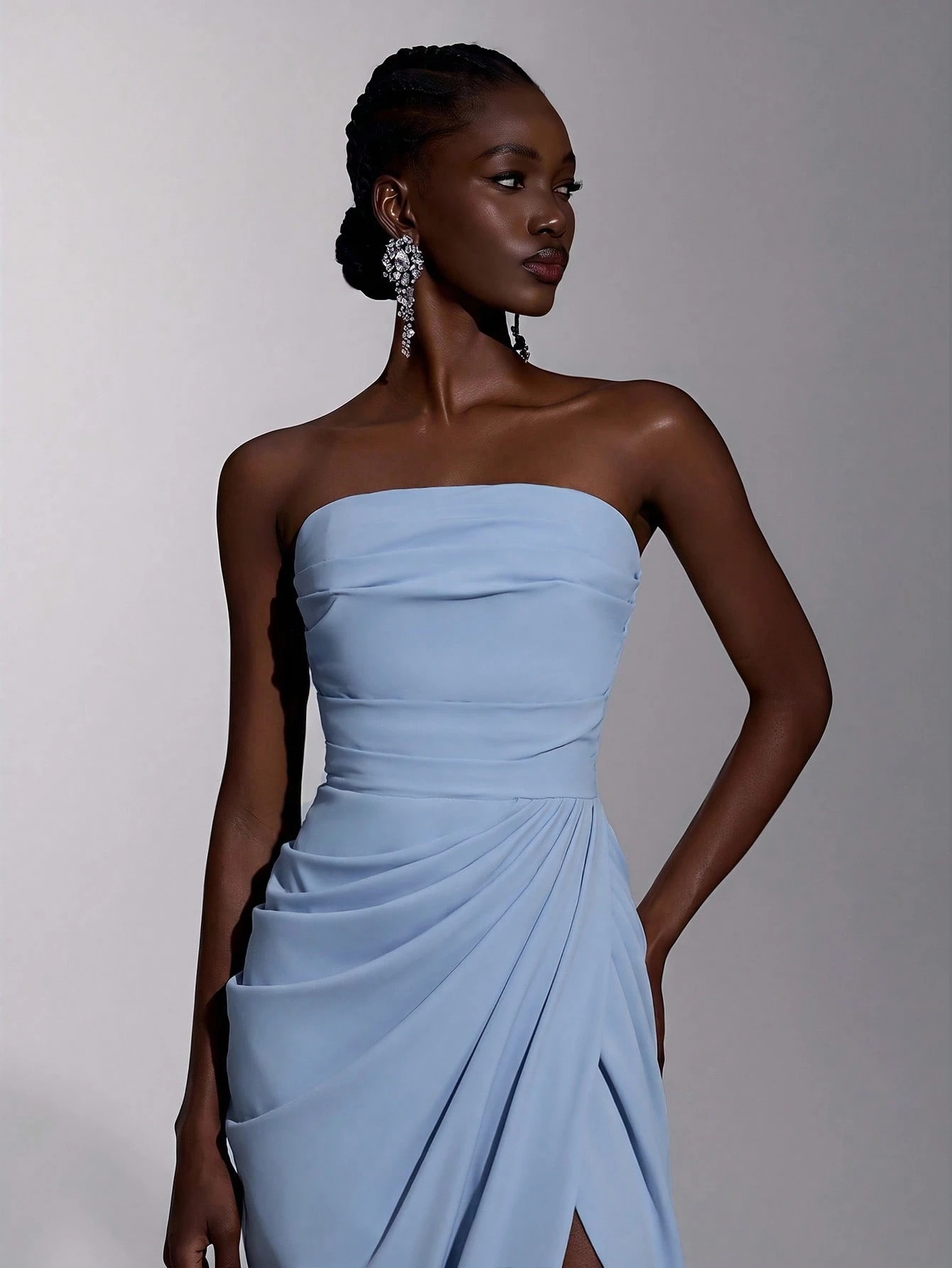 Elitara Robe sirène élégante, luxueuse et sexy en satin sans bretelles, froncée, avec fente et nœud — vue 10