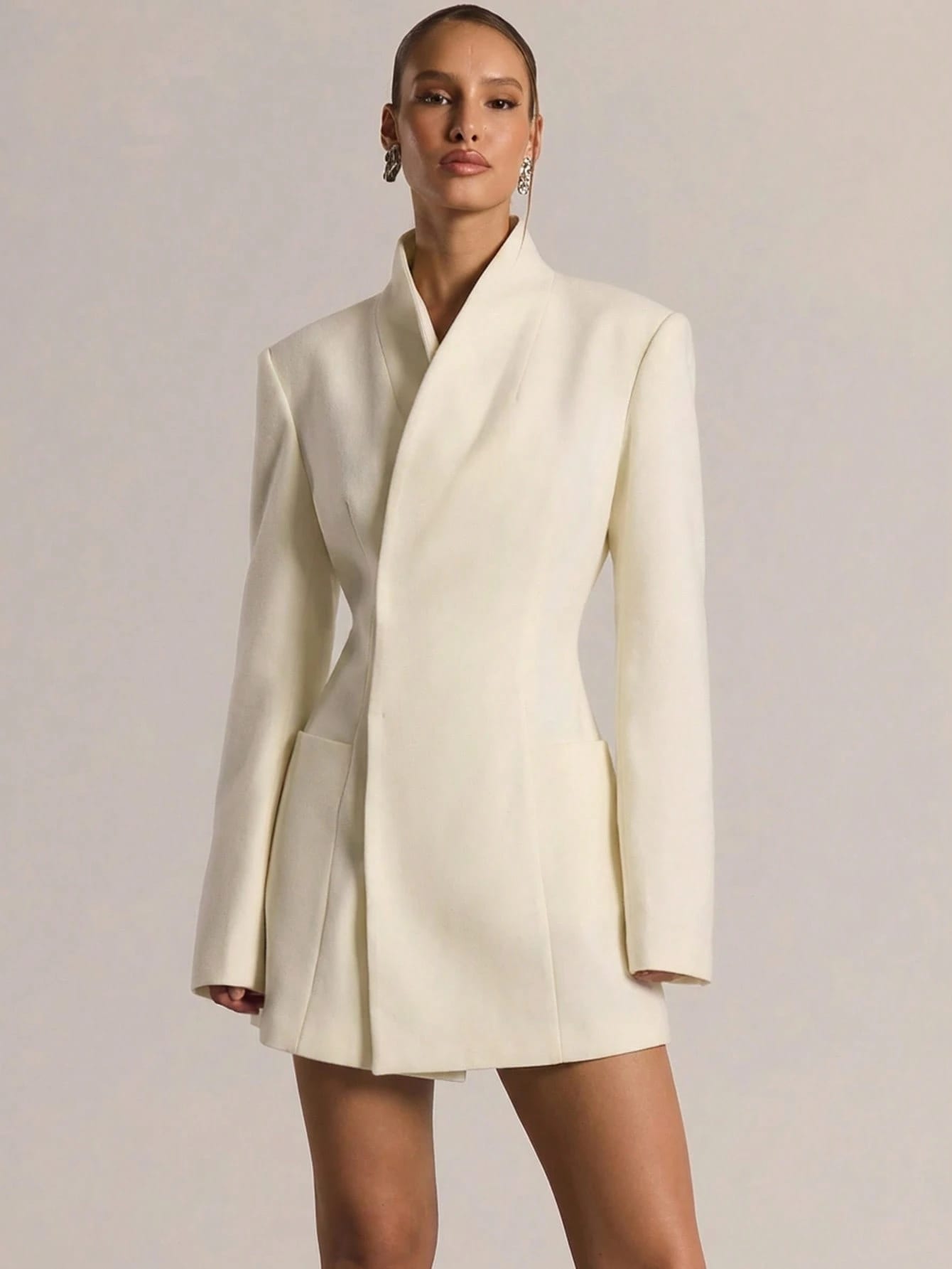 Robe blazer cintrée à col montant Musera