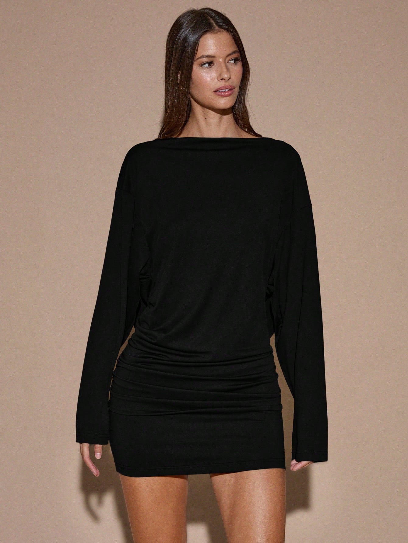 SHEIN BAE Robe mini dos nu pour femme, blanc cassé, automne, élégante, sexy et chic, pour soirée, club, cocktail, rendez-vous et mariage, manches longues, décolleté plongeant, coupe ample, unie — vue 7
