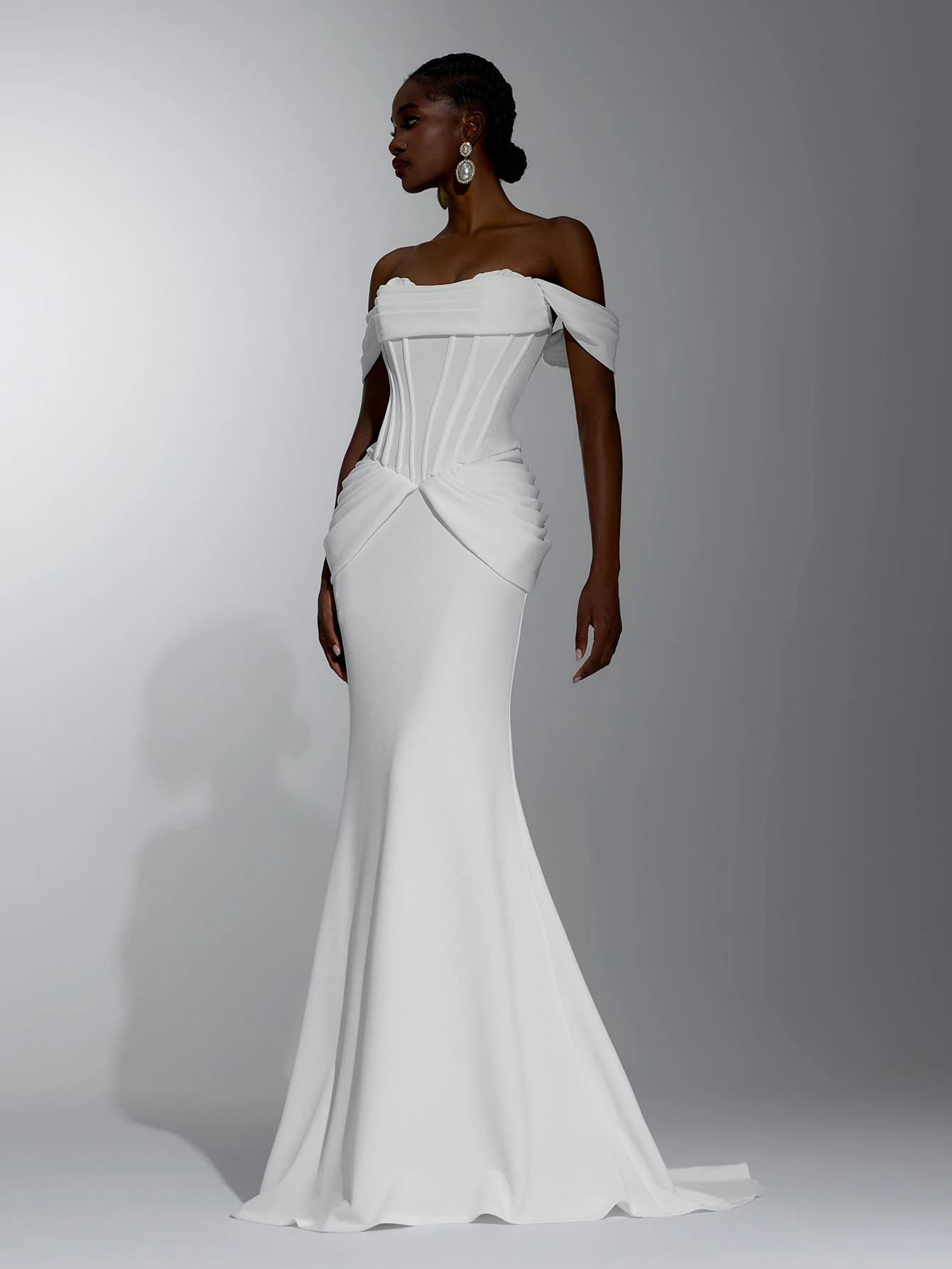 Robe longue sirène blanc épaules dénudées — vue 6