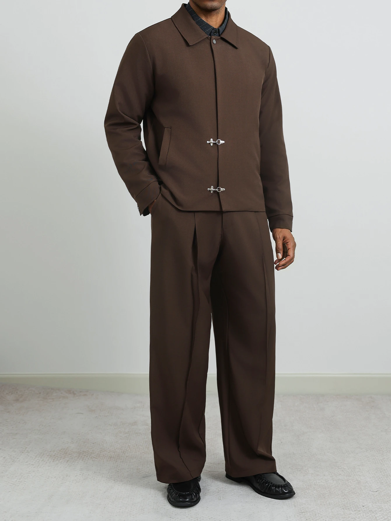 HUEFORM Ensemble 2 pièces pour homme style Old Money marron avec veste courte à revers et — vue 3