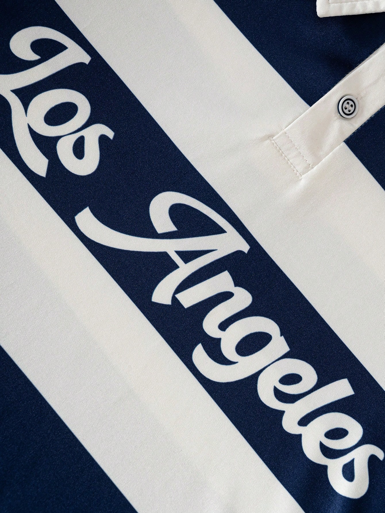 Chemise à col polo à manches courtes avec imprimé de lettres à rayures, coupe ample et — vue 4