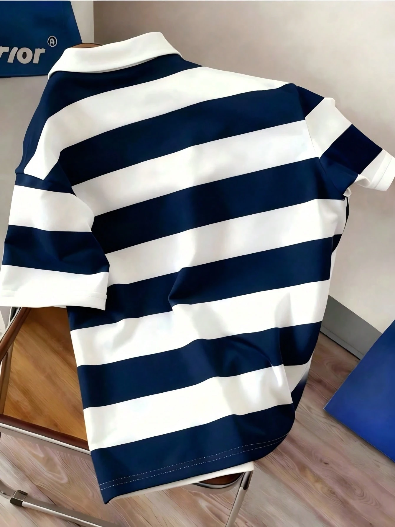 Chemise à col polo à manches courtes avec imprimé de lettres à rayures, coupe ample et — vue 2