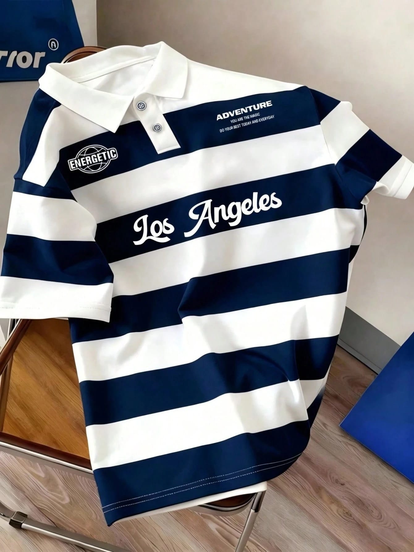 Chemise à col polo à manches courtes avec imprimé de lettres à rayures, coupe ample et