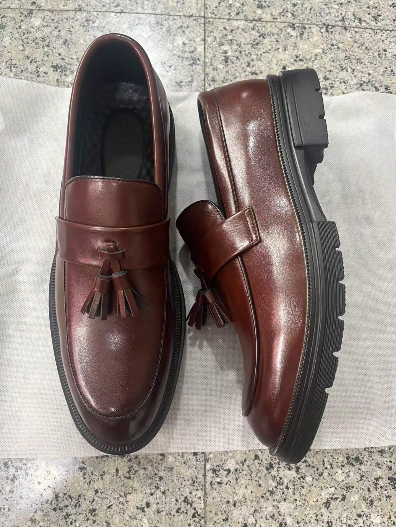 Chaussures habillées à semelle épaisse avec gland pour hommes - Mocassins habillés noirs — vue 8