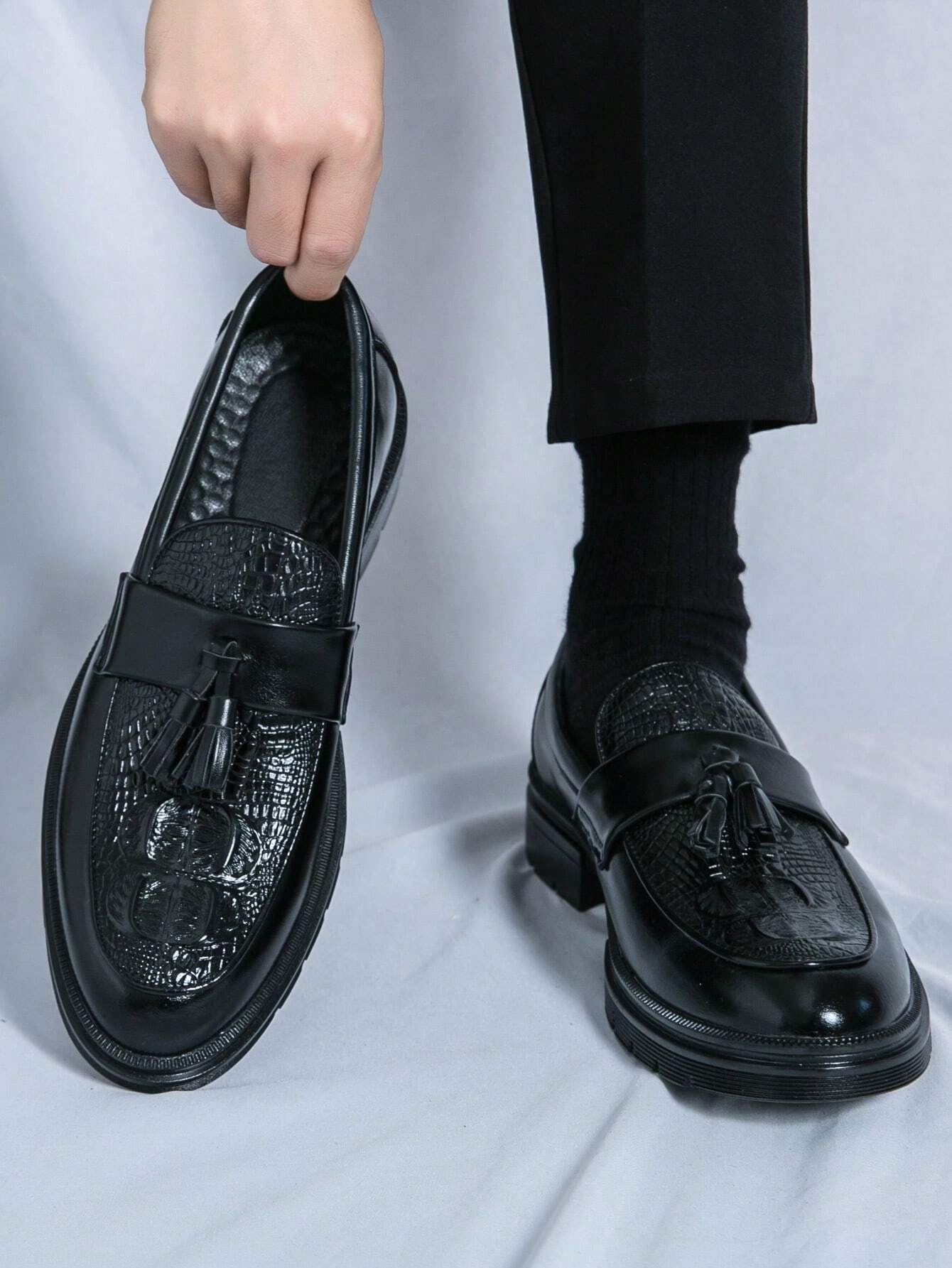 Chaussures habillées à semelle épaisse avec gland pour hommes - Mocassins habillés noirs — vue 14