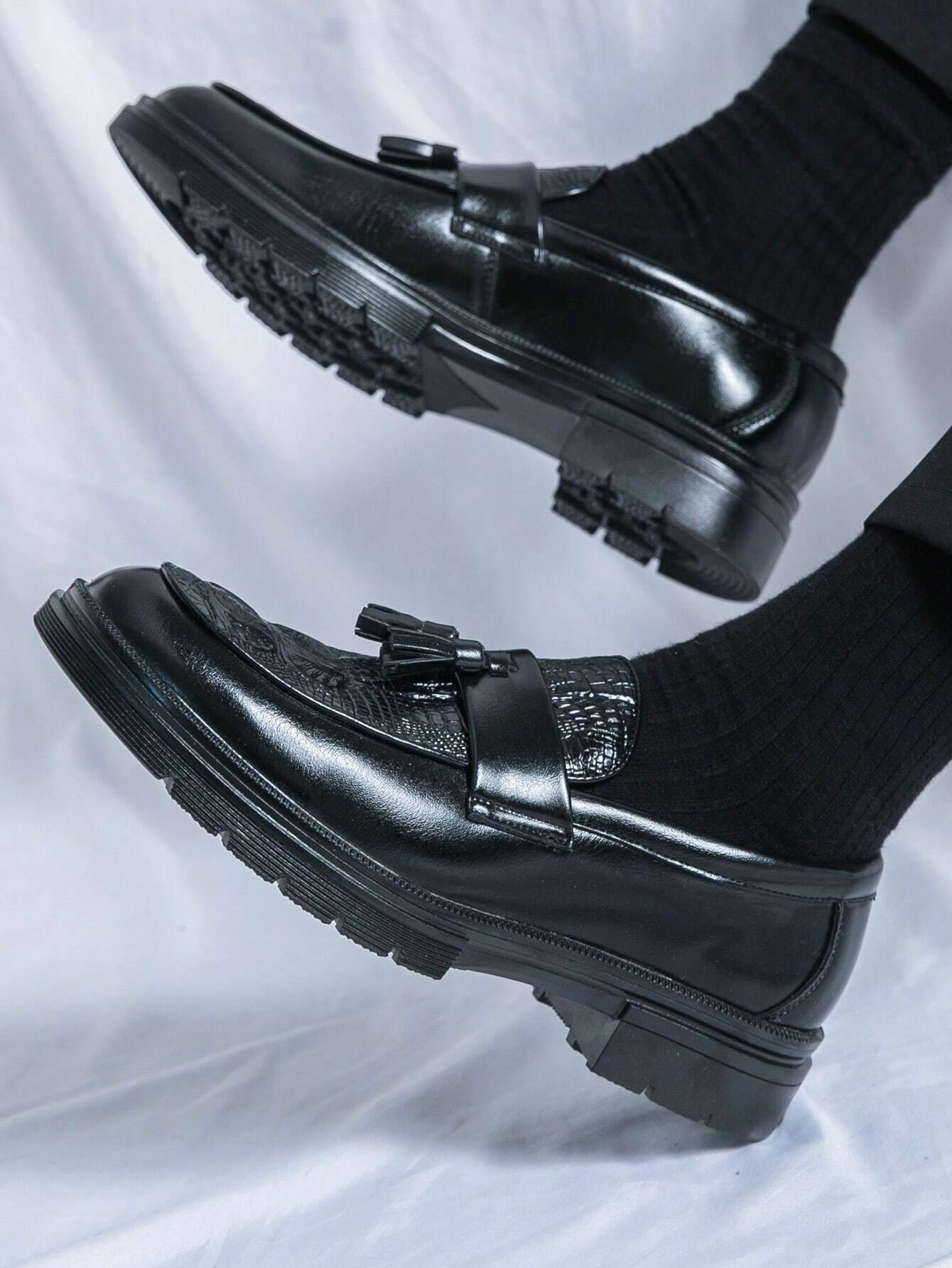 Chaussures habillées à semelle épaisse avec gland pour hommes - Mocassins habillés noirs — vue 13