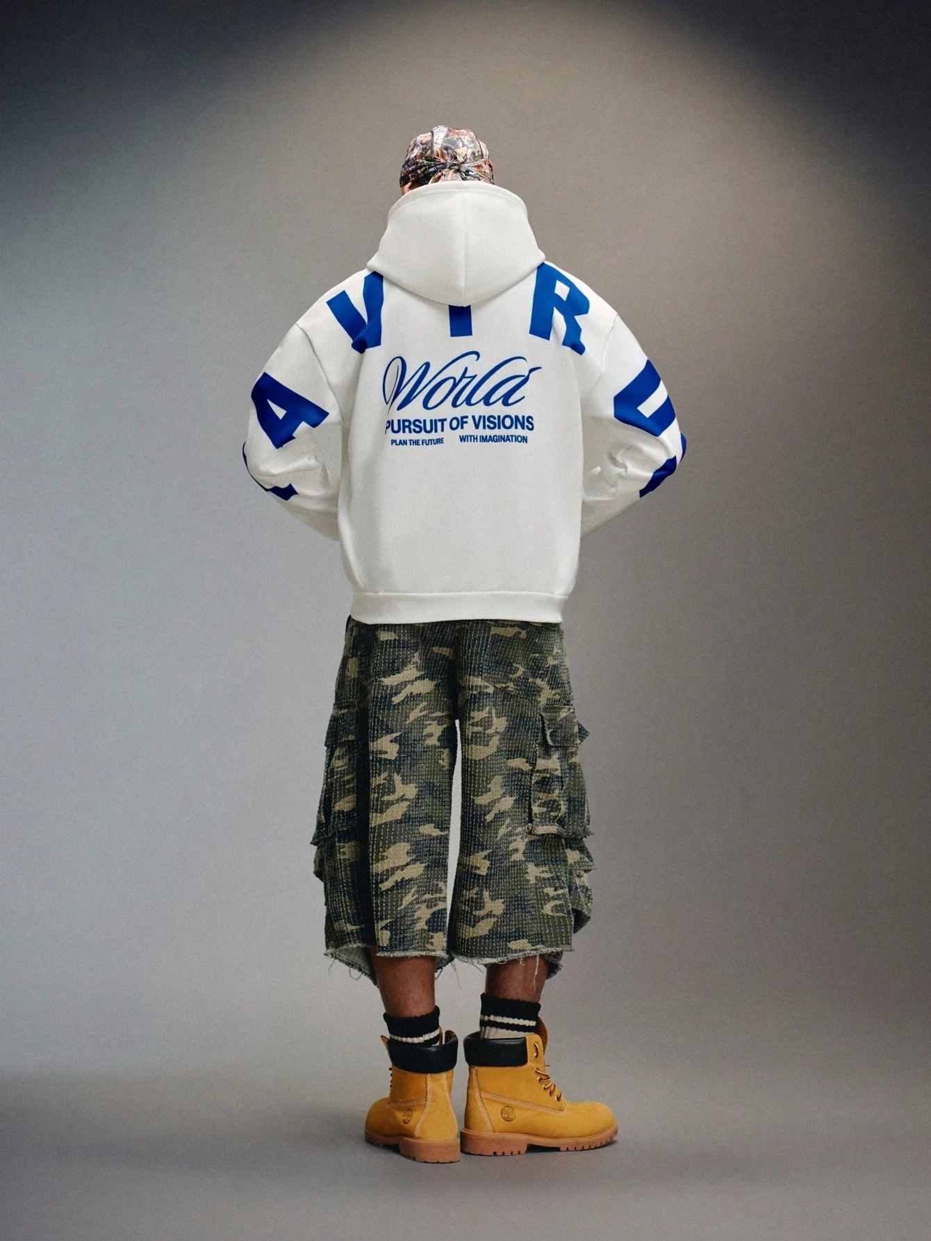 Sweat-shirt à capuche pour hommes avec un grand graphique bleu "PAVTROS" au dos, ajoutant — vue 4