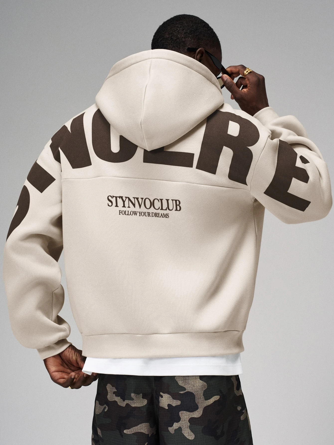Sweat-shirt à capuche pour hommes avec un grand graphique bleu "PAVTROS" au dos, ajoutant — vue 11