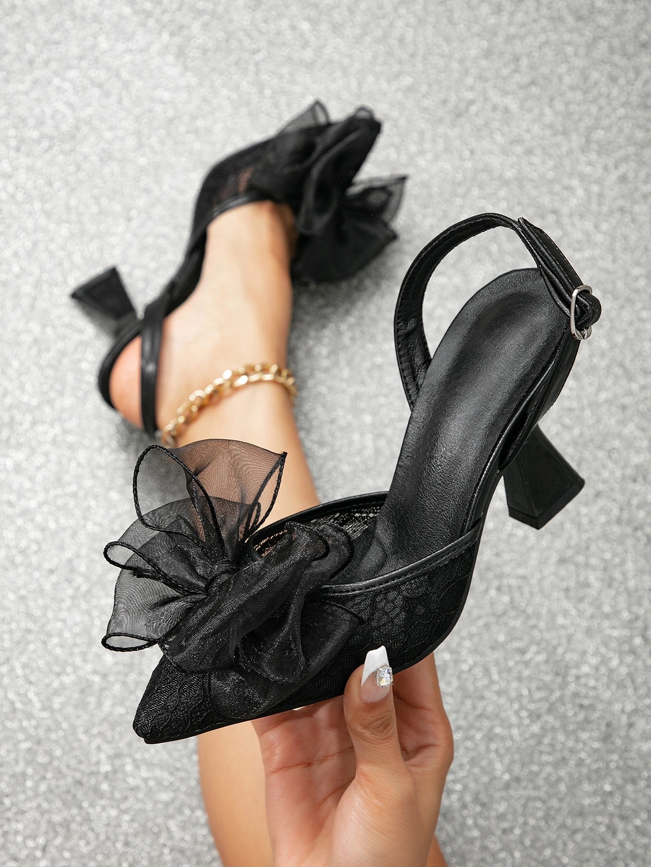 Chaussures de mariée à talons hauts avec nœud papillon noir, talons hauts, confortables, — vue 2