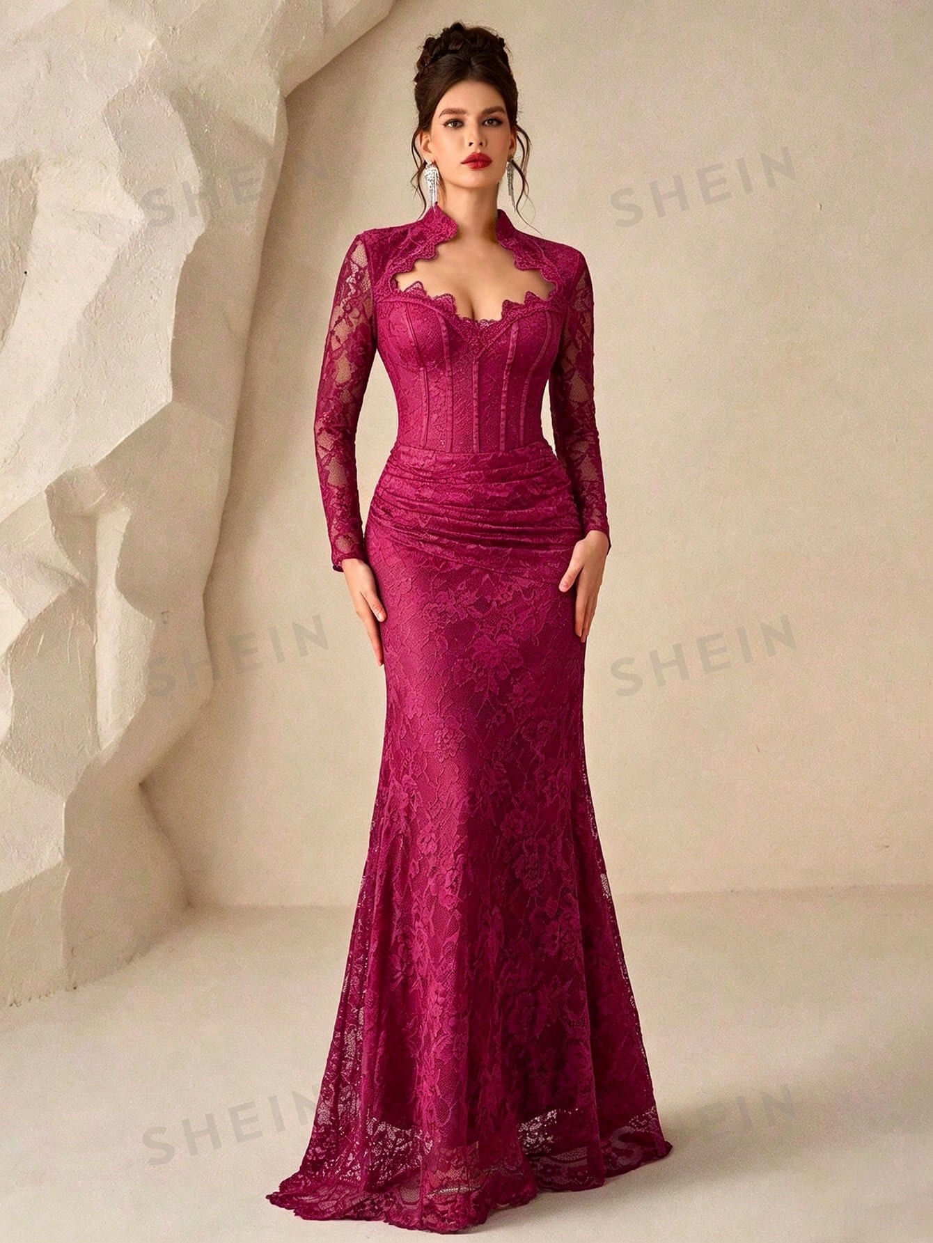 Coutiva Robe de soirée longue élégante et romantique en dentelle pour femmes, design