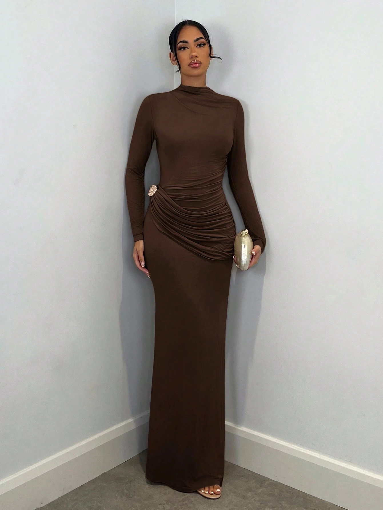 Robe élégante à manches longues pour femmes avec décoration en métal, tenue — vue 14