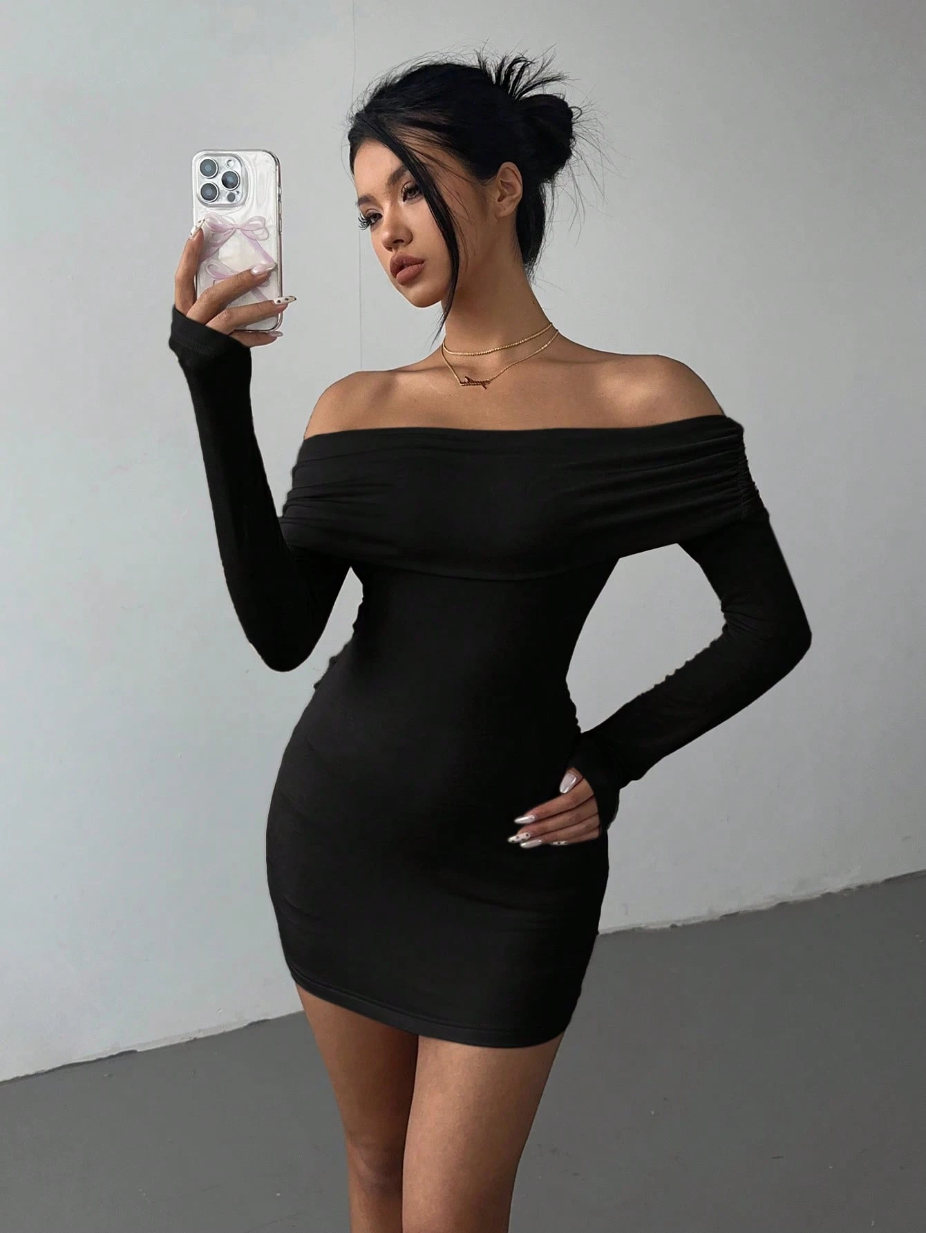 Aloruh Robe moulante mini sexy aux épaules dénudées et dos nu, parfaite pour une fête — vue 2