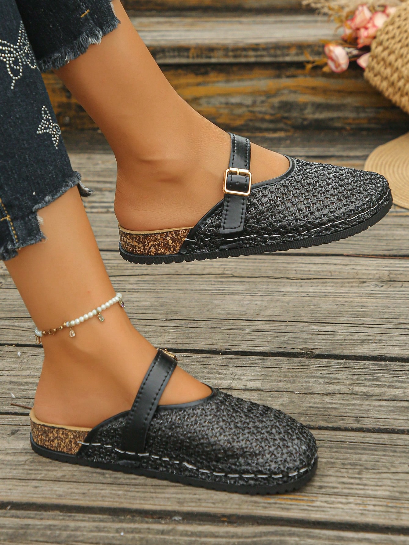 Sandales plates classiques pour femmes, mules à bout fermé en maille beige ajourée, — vue 11