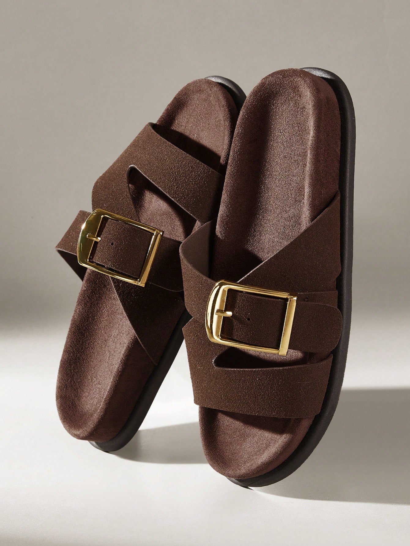 Solecia Sandales plates de plage confortables marron pour femmes — vue 4