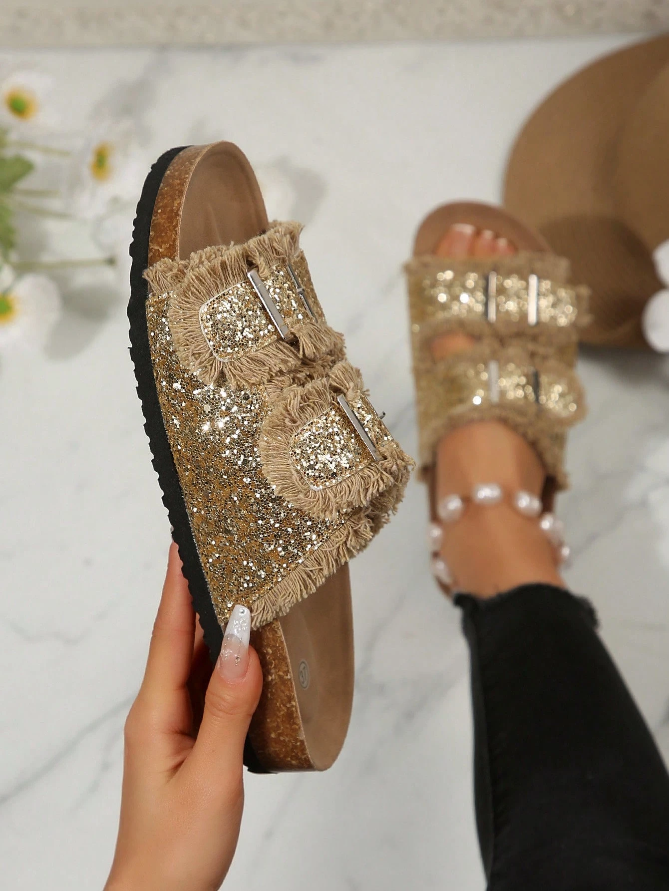 Sandales décontractées vintage de niche grande taille, pantoufles à double boucle à – doré et noir — vue 2