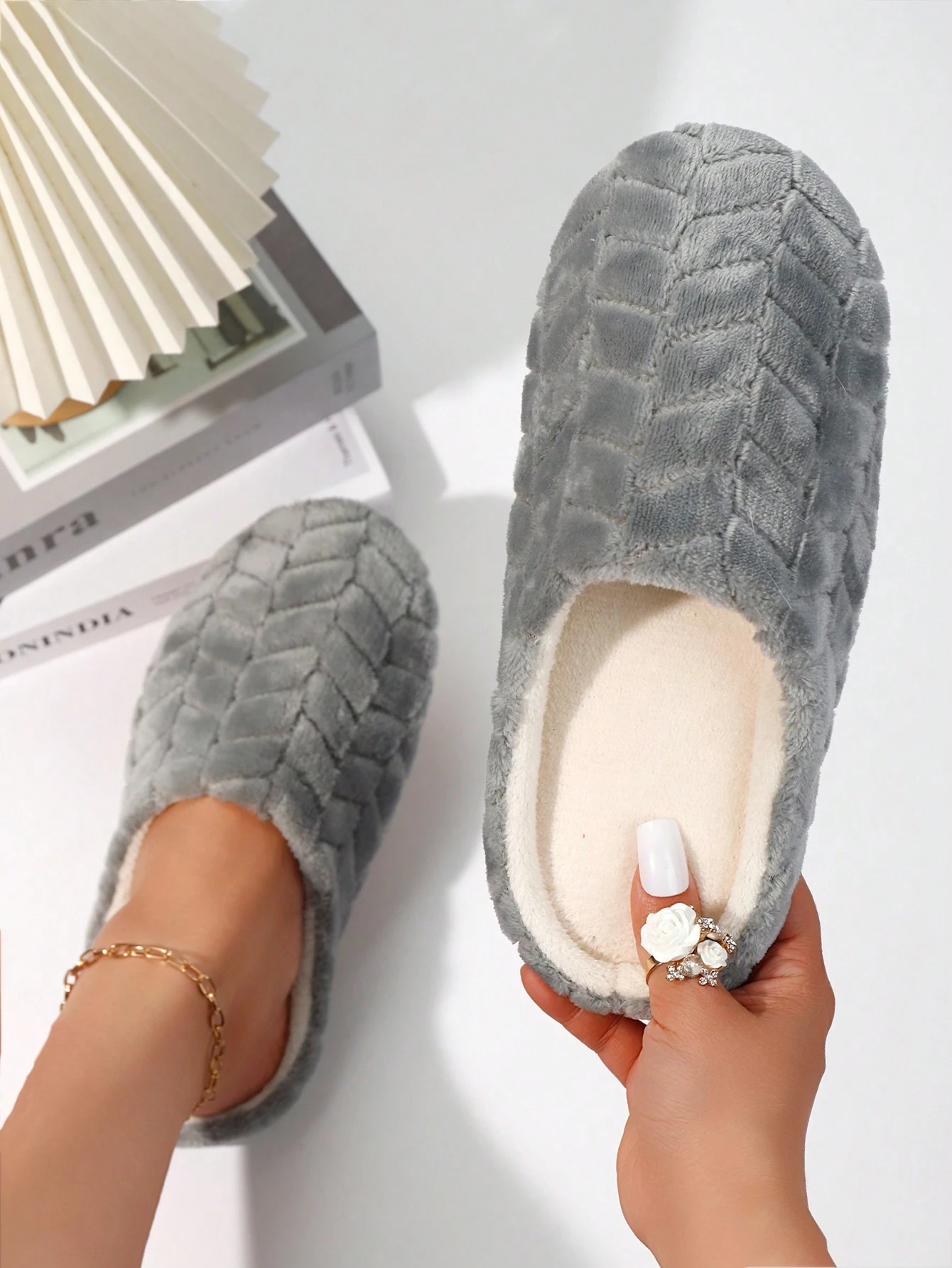 Chaussons de maison à carreaux moelleux et duveteux pour femmes, chaussettes de — vue 6