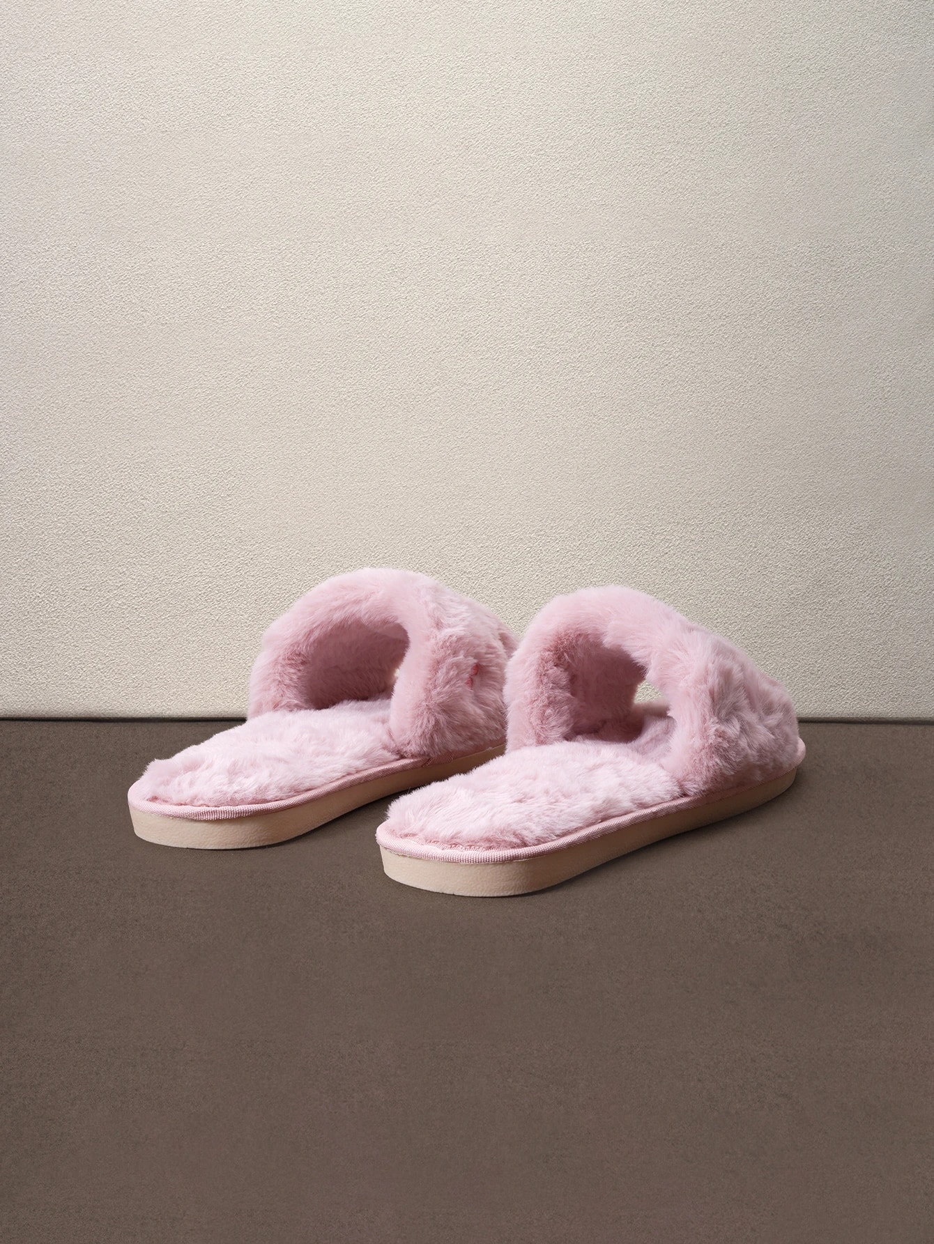 Hatastic Pantoufles confortables pour femmes à bout ouvert et brodées, chaussures plates, — vue 2