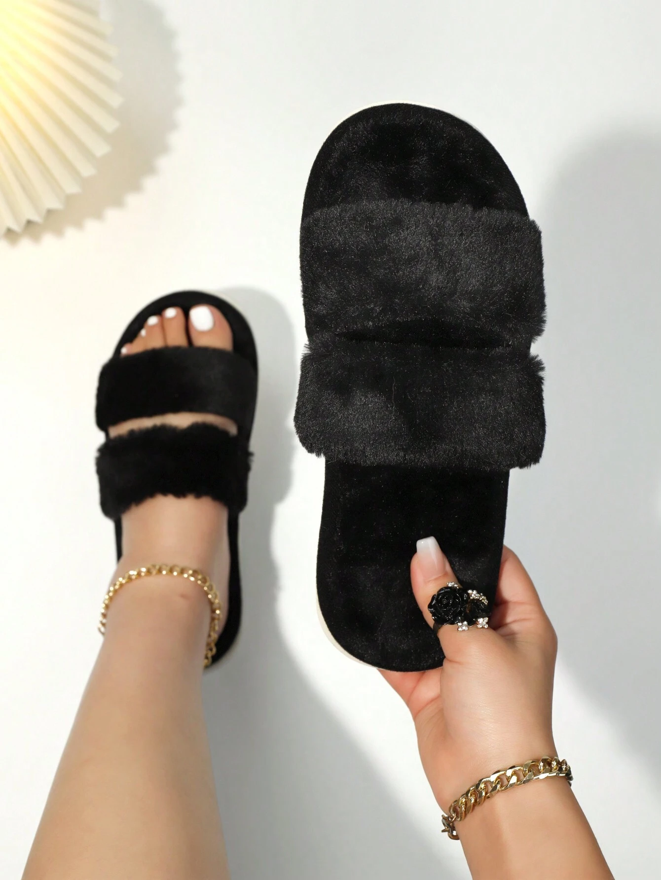 Pantoufles femme mode automne/hiver à croisillons, en peluche moelleuse, pantoufles de — vue 2
